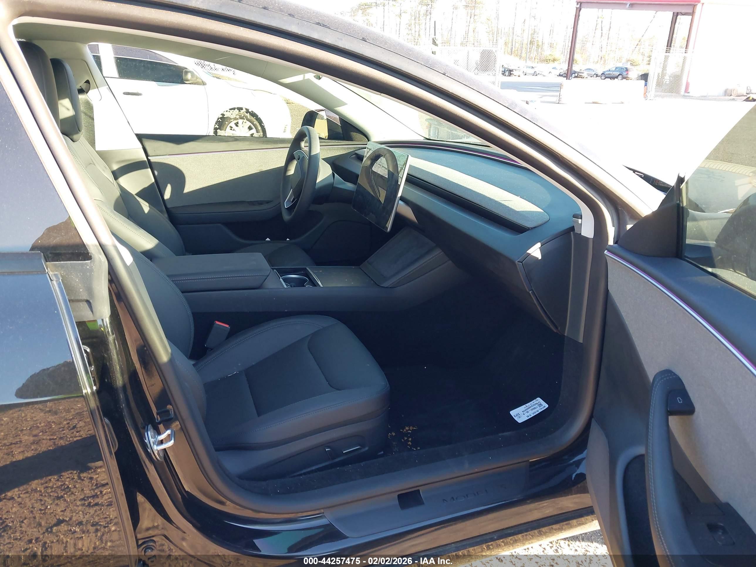 TESLA MODEL image 5