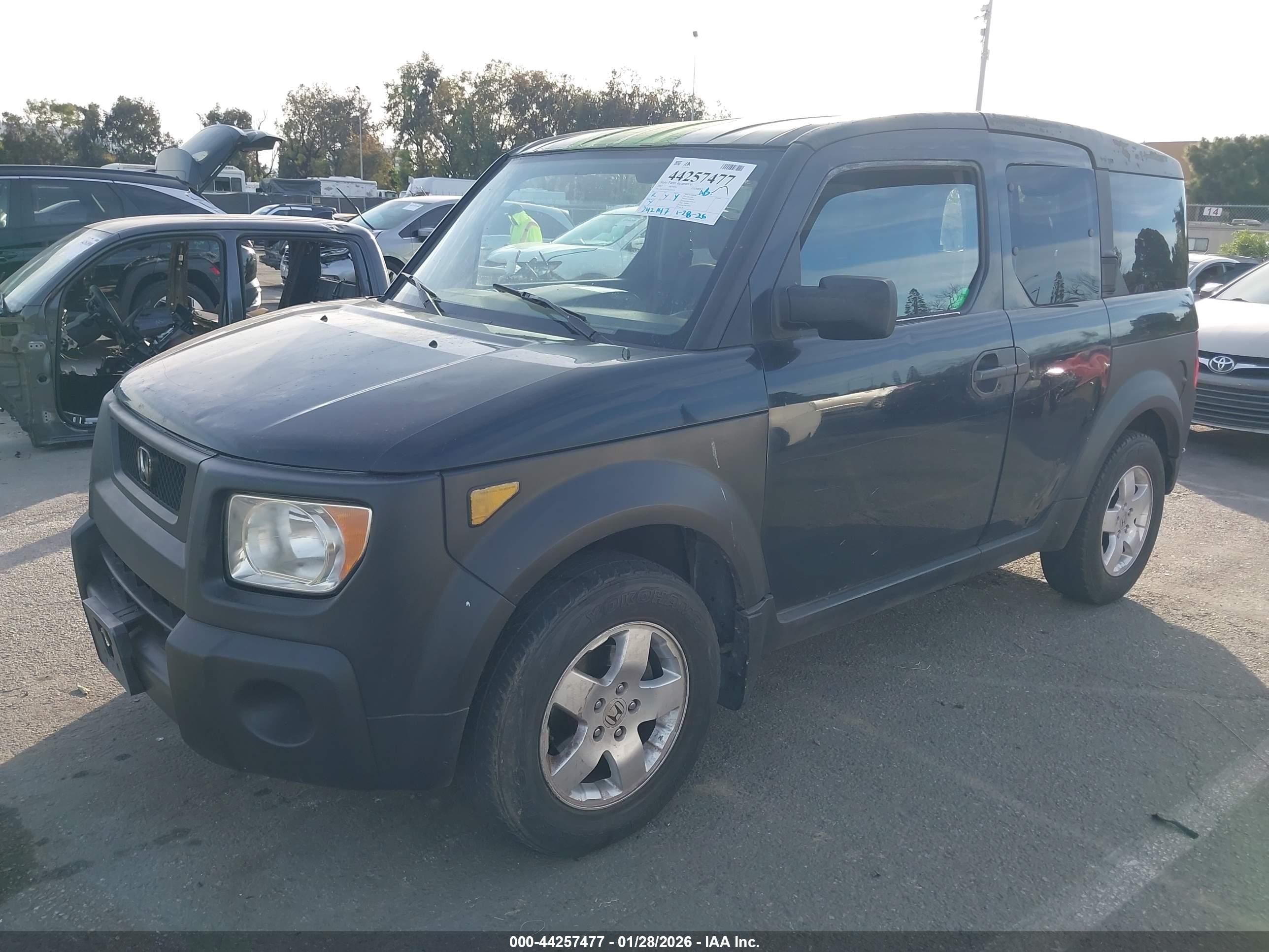 HONDA ELEMENT image 2