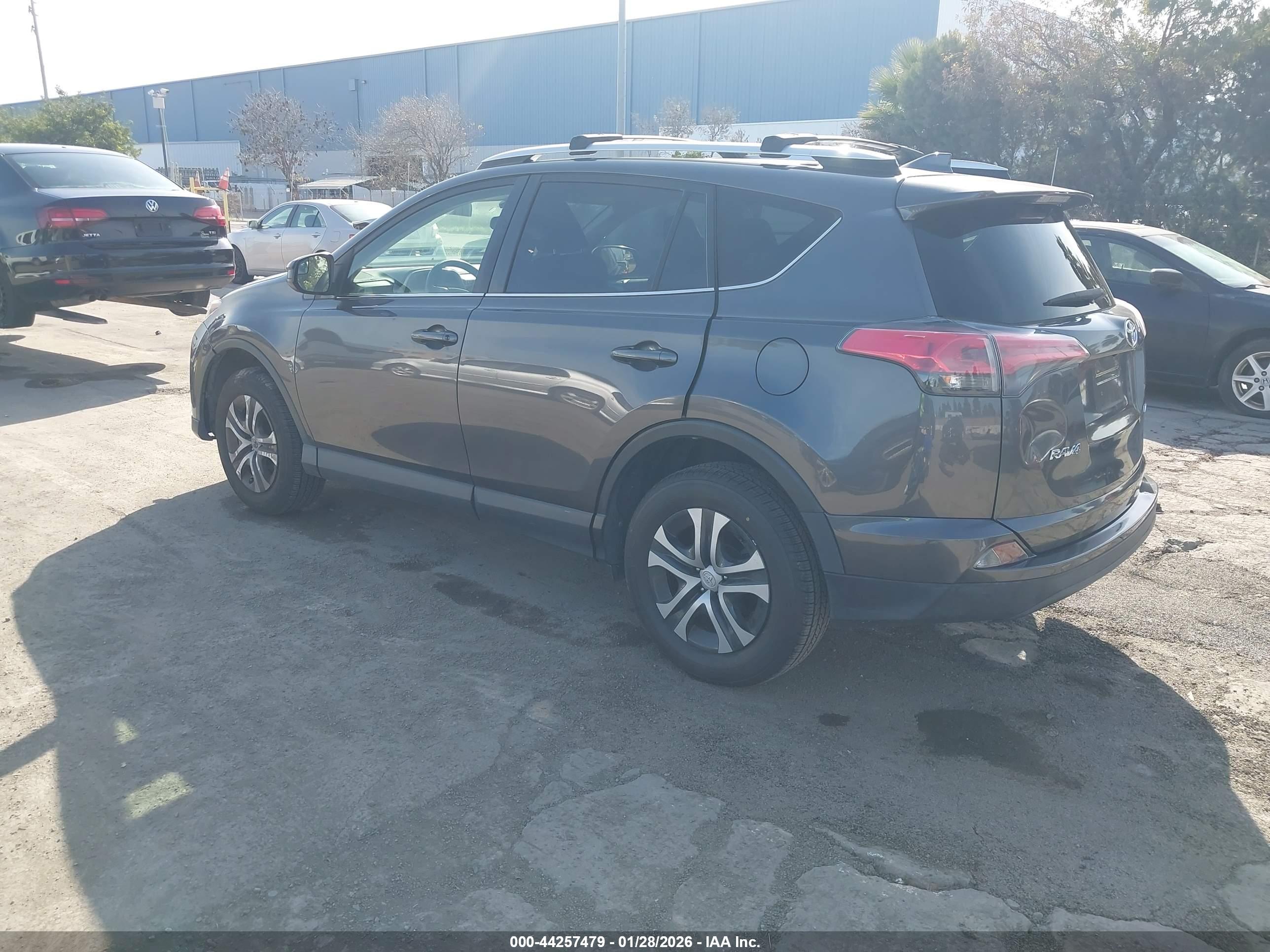 TOYOTA RAV4 image 3