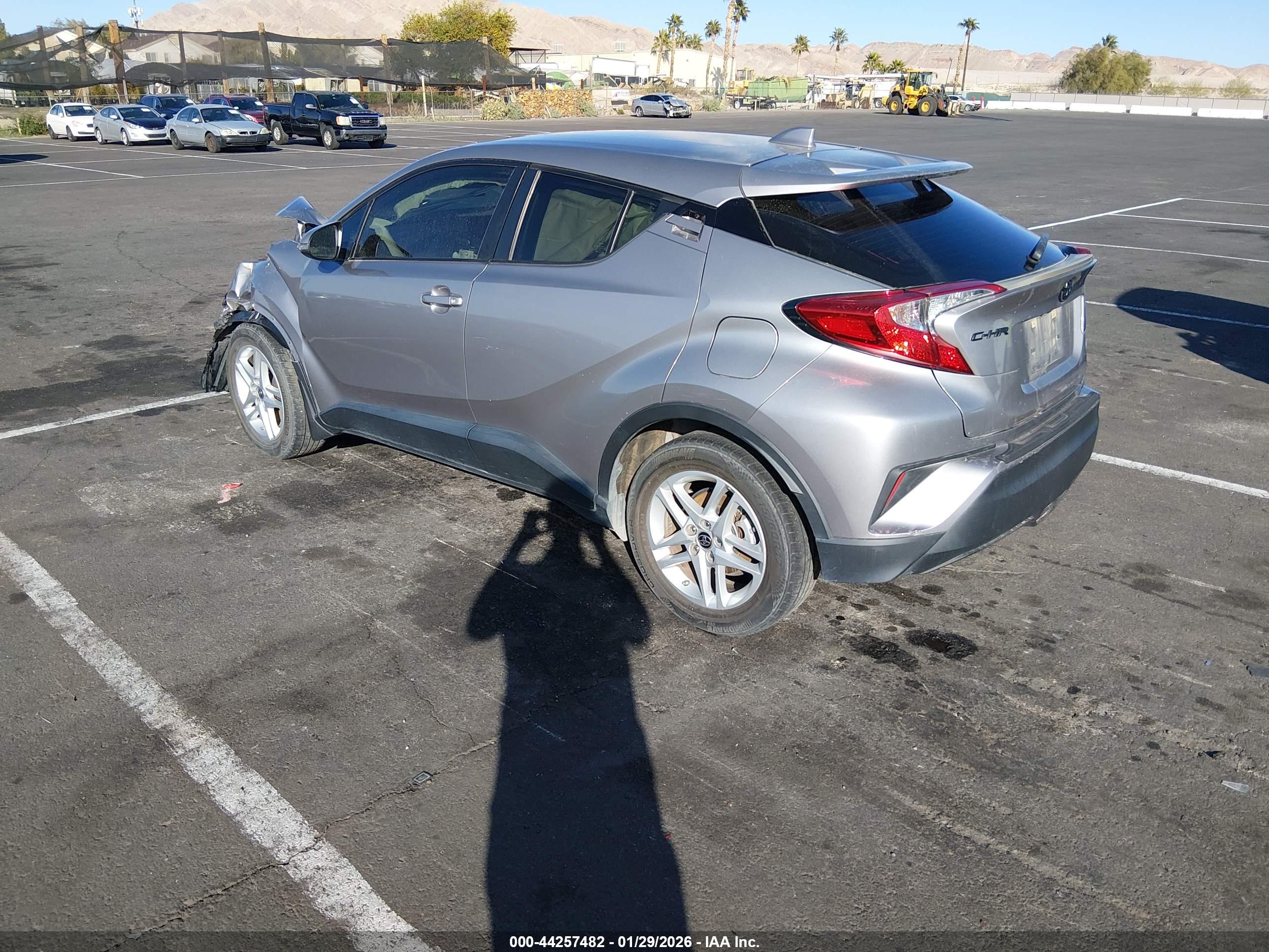 TOYOTA C-HR image 3