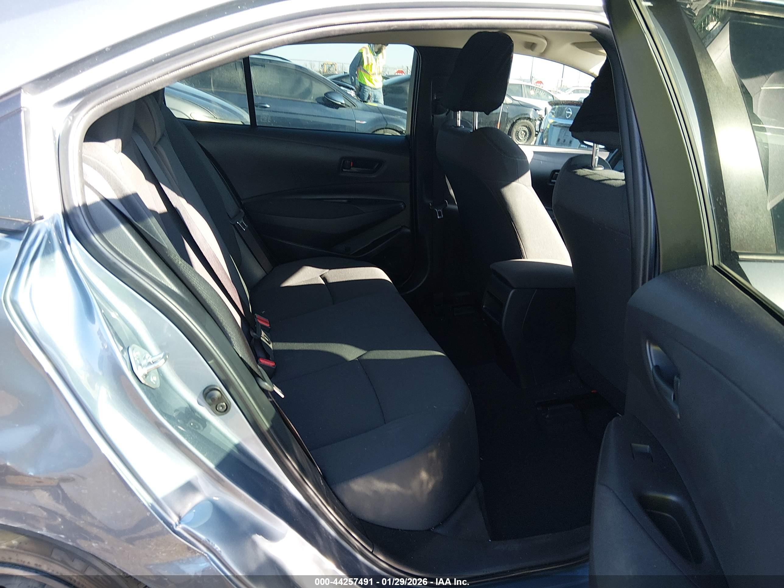 TOYOTA COROLLA image 8