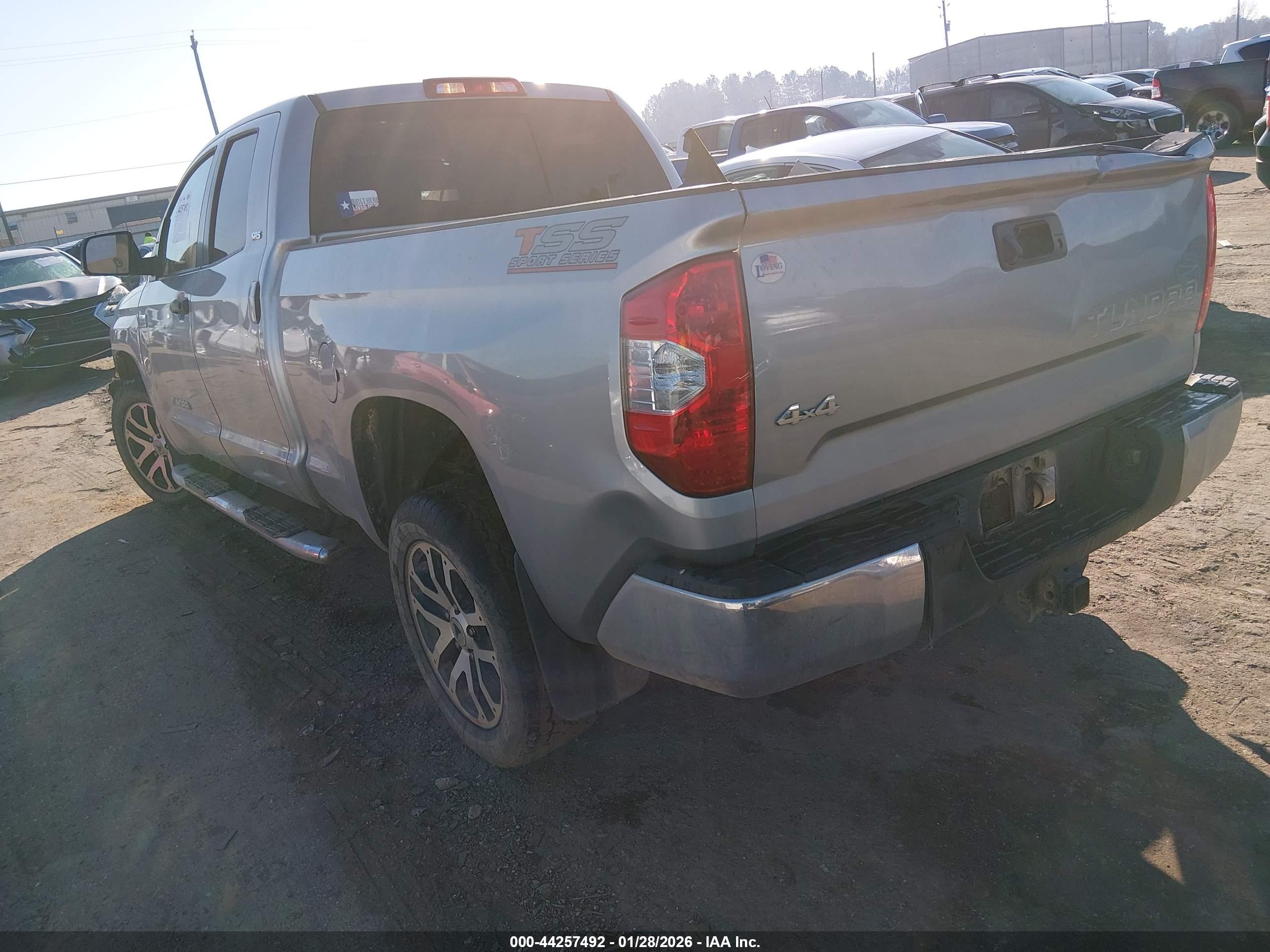TOYOTA TUNDRA image 3