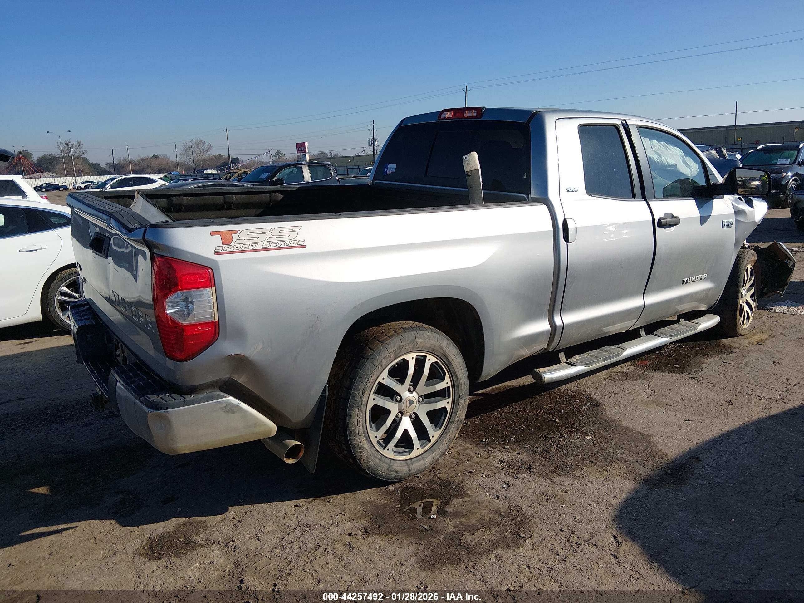 TOYOTA TUNDRA image 4