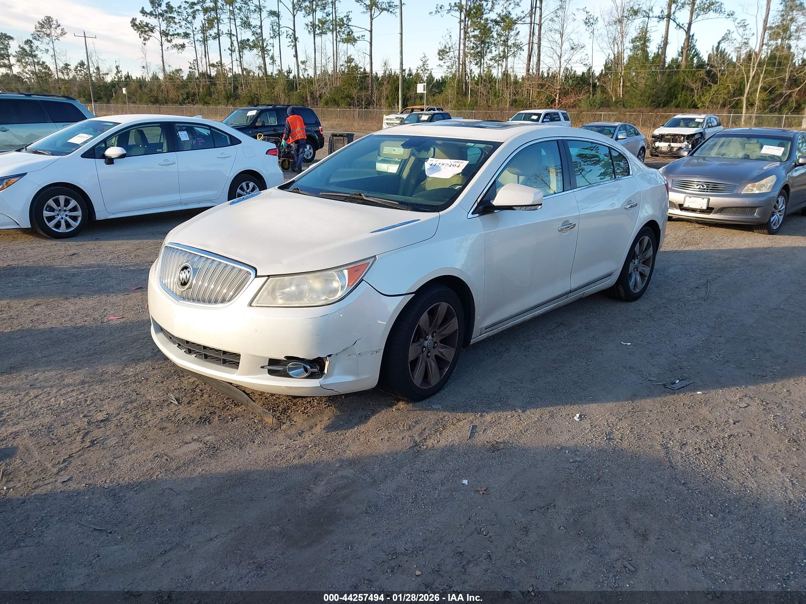 BUICK LACROSSE image 2