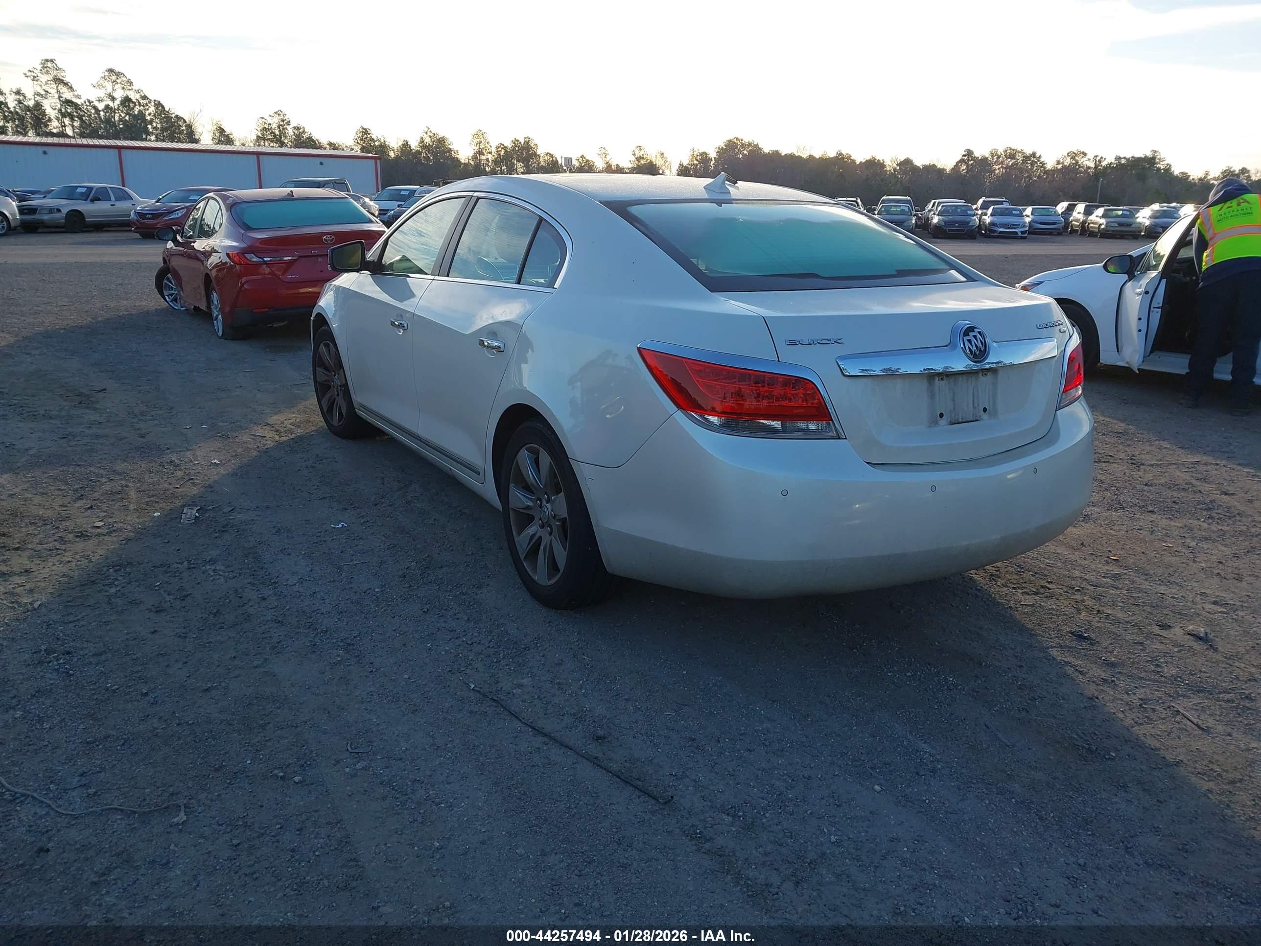 BUICK LACROSSE image 3