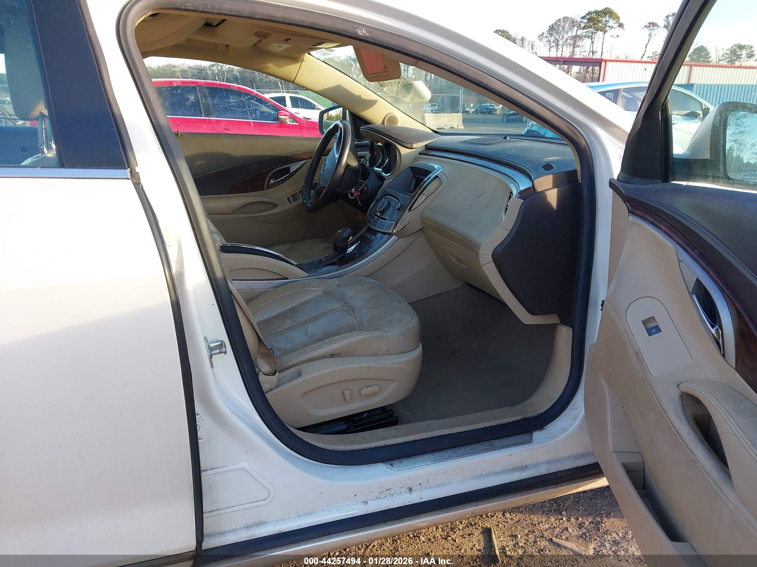 BUICK LACROSSE image 5