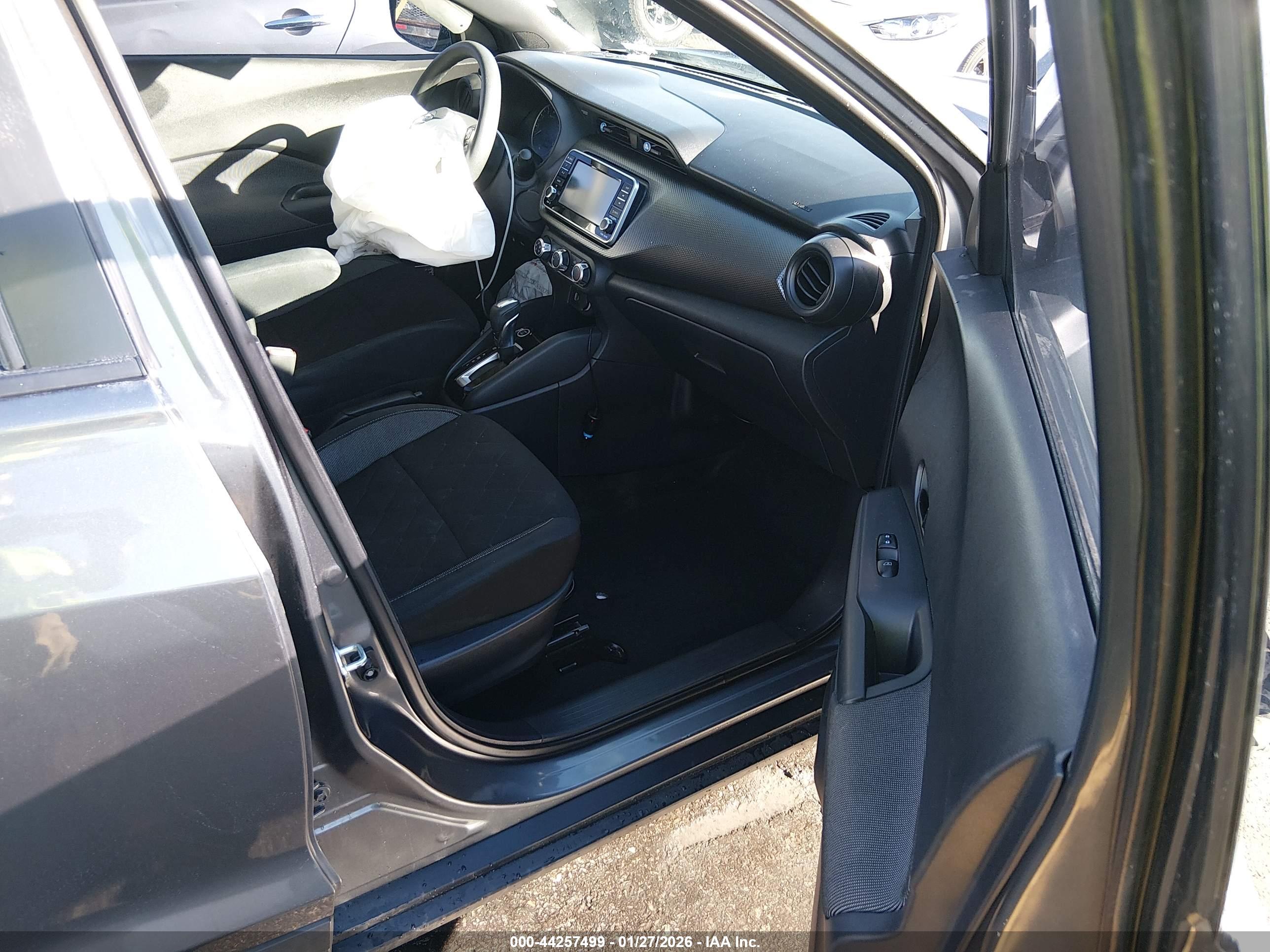 NISSAN KICKS image 5