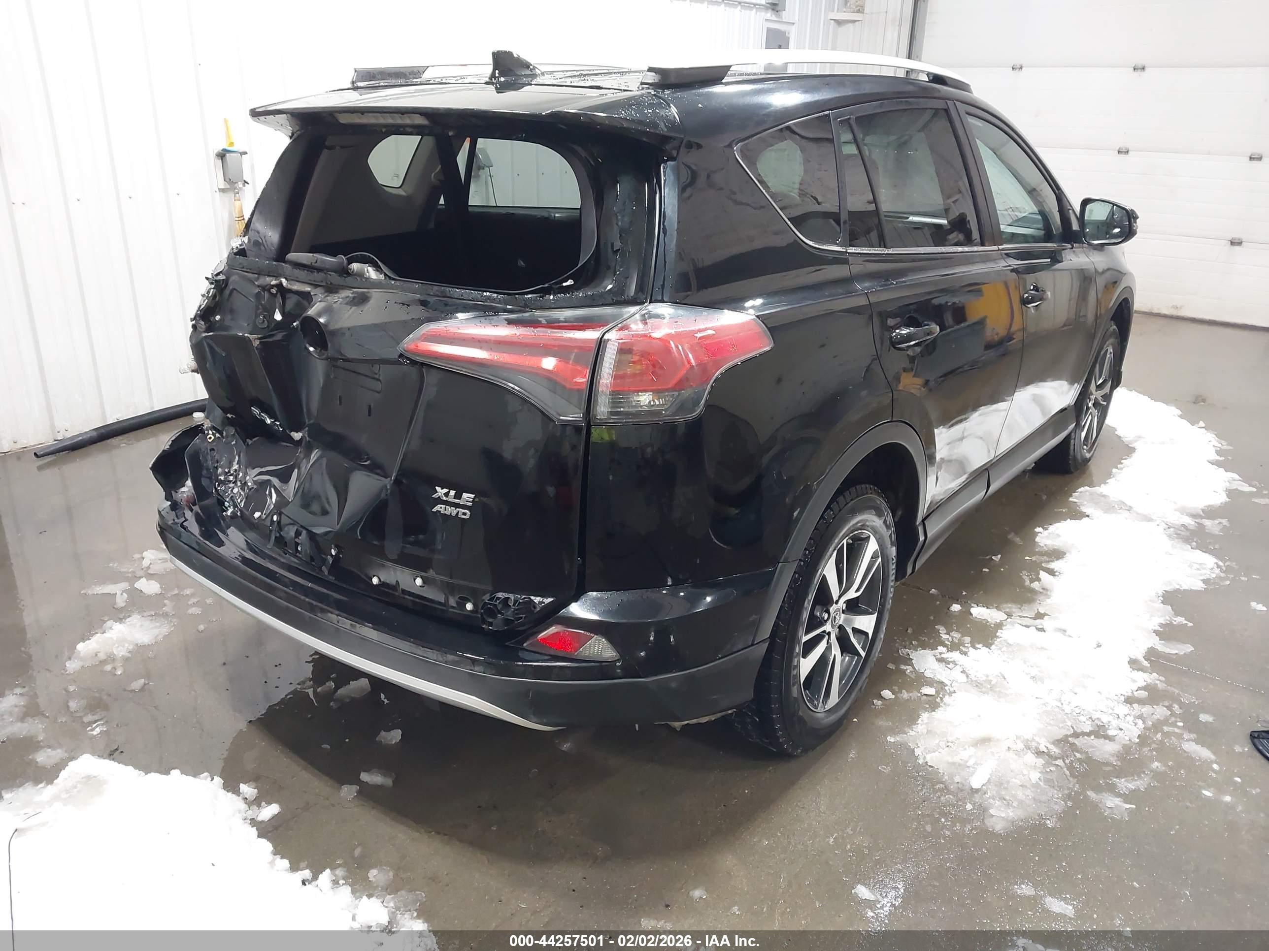 TOYOTA RAV4 image 4