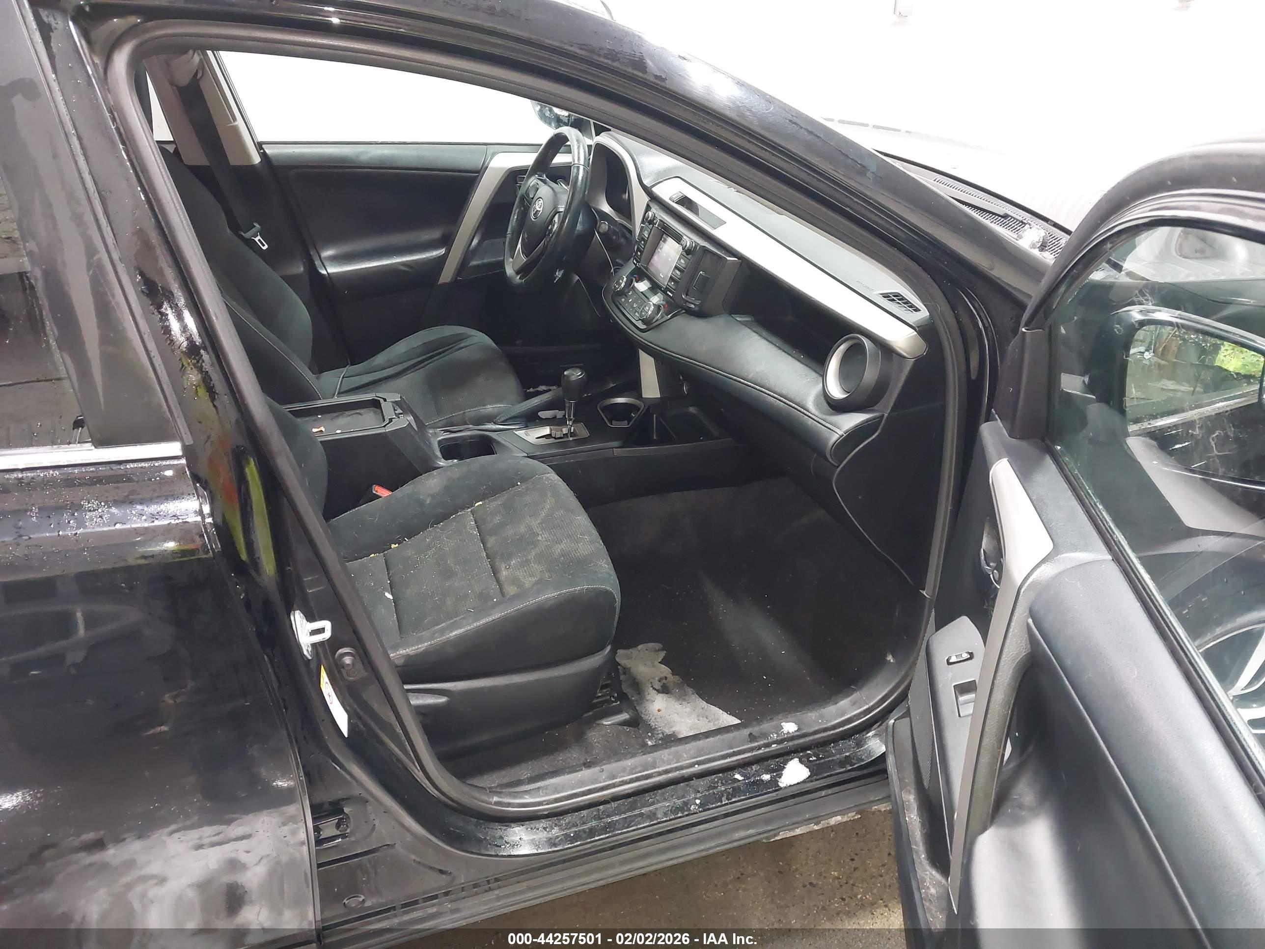 TOYOTA RAV4 image 5