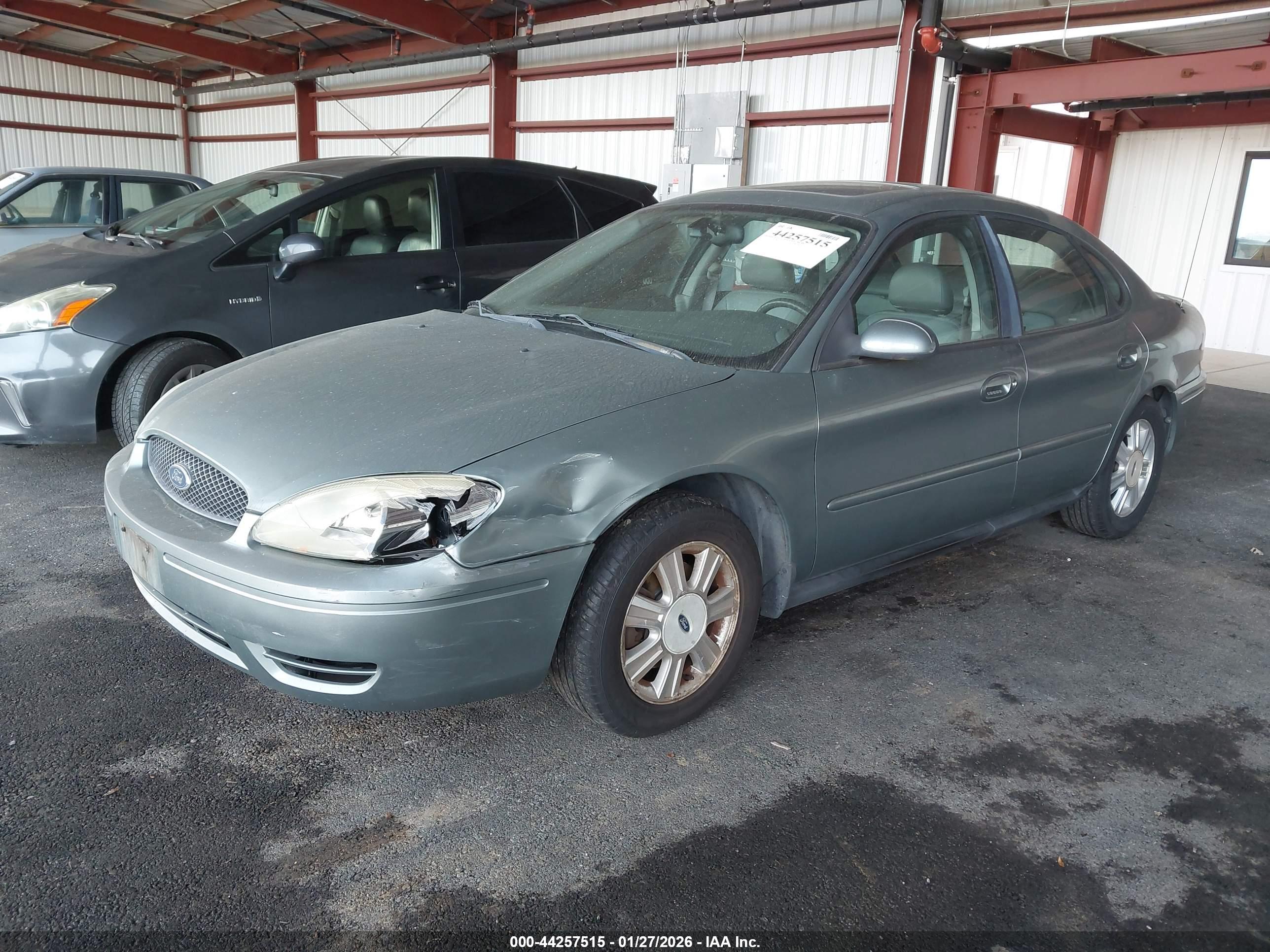 FORD TAURUS image 2