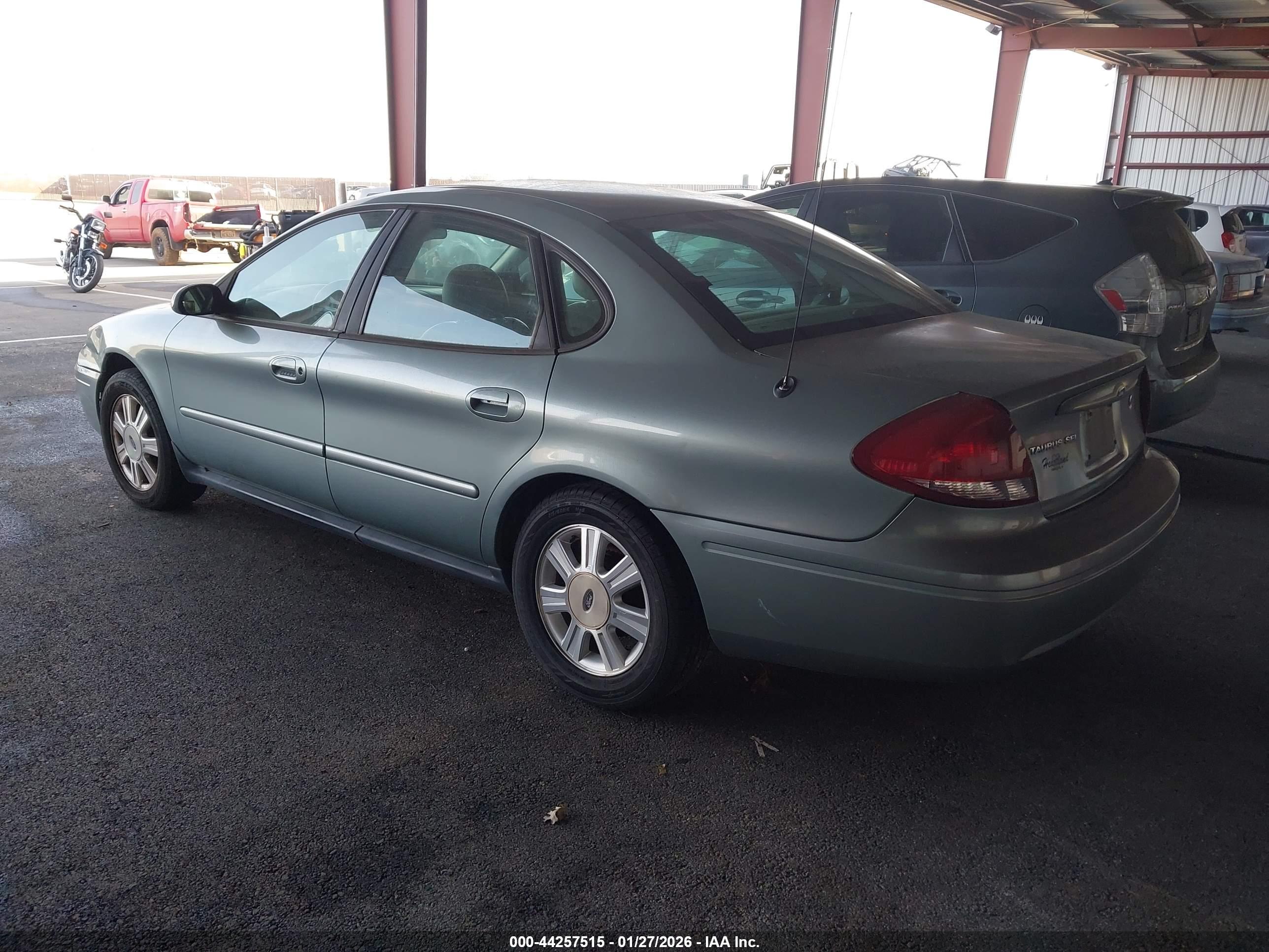 FORD TAURUS image 3