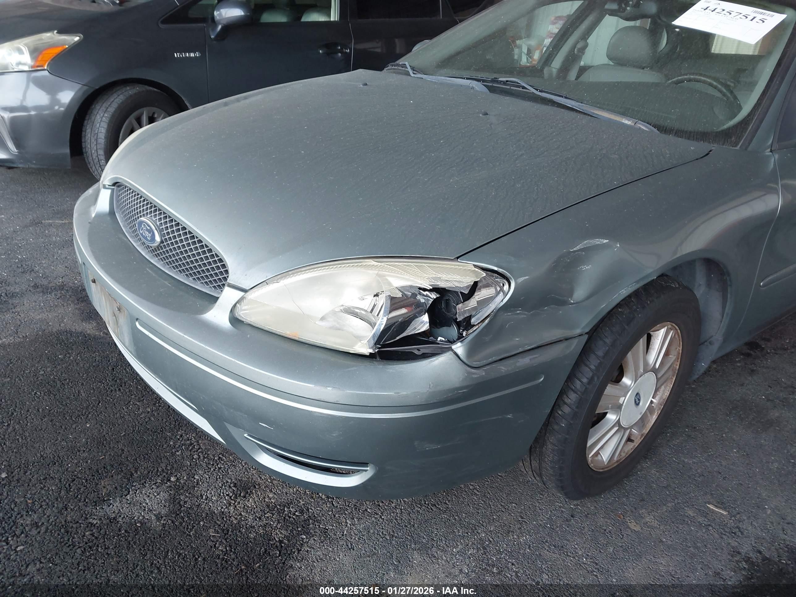 FORD TAURUS image 6