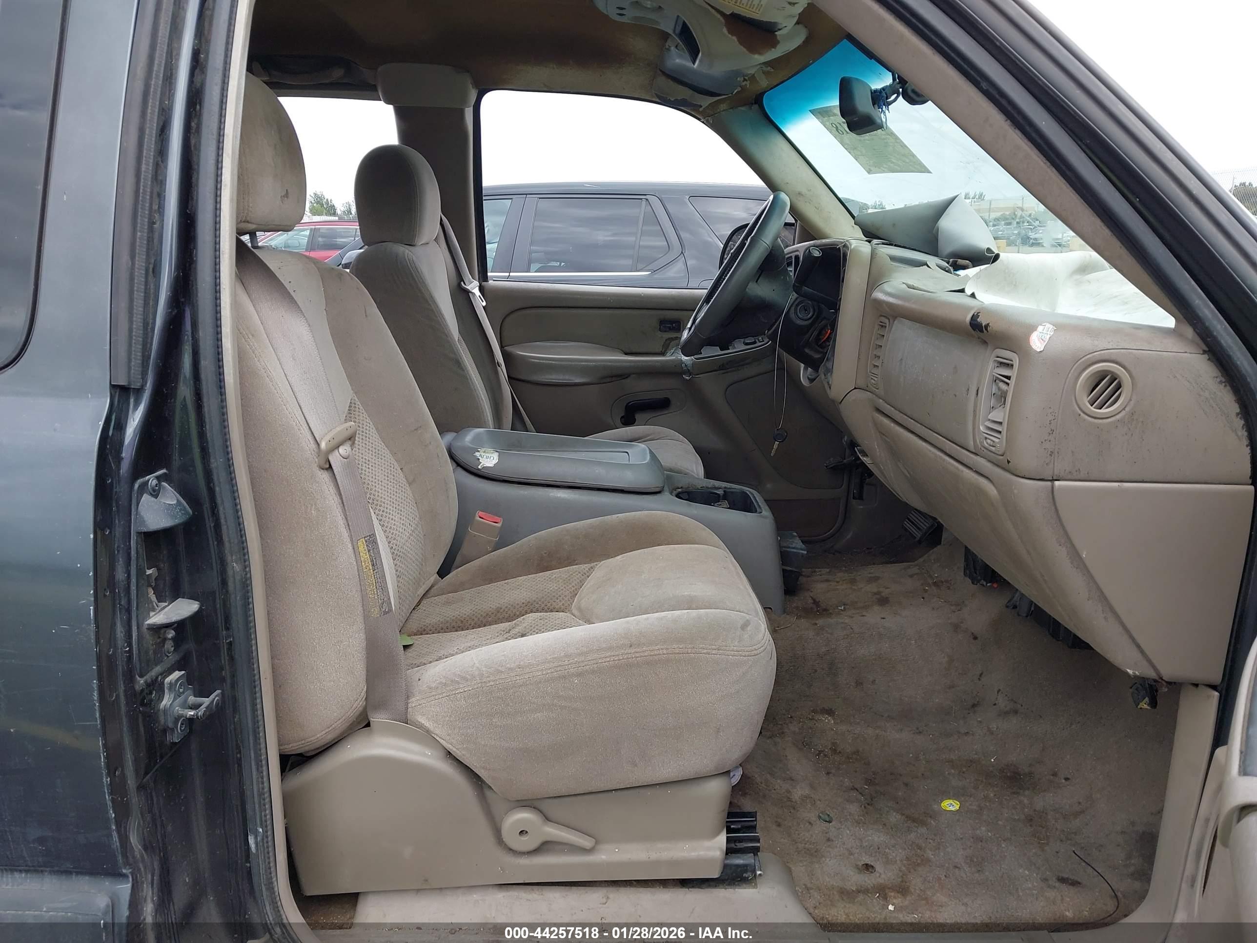 CHEVROLET SILVERADO image 5