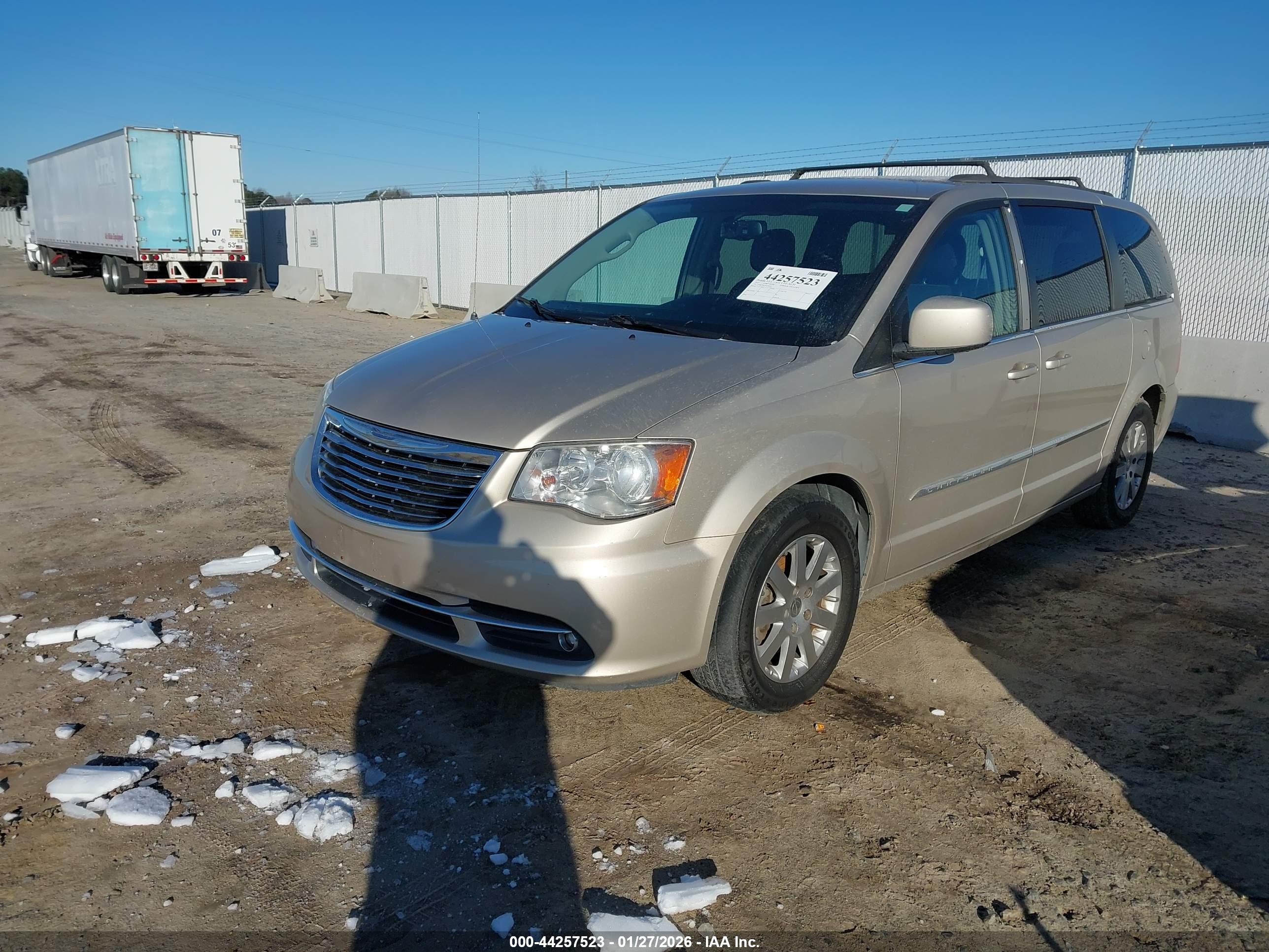CHRYSLER TOWN image 2