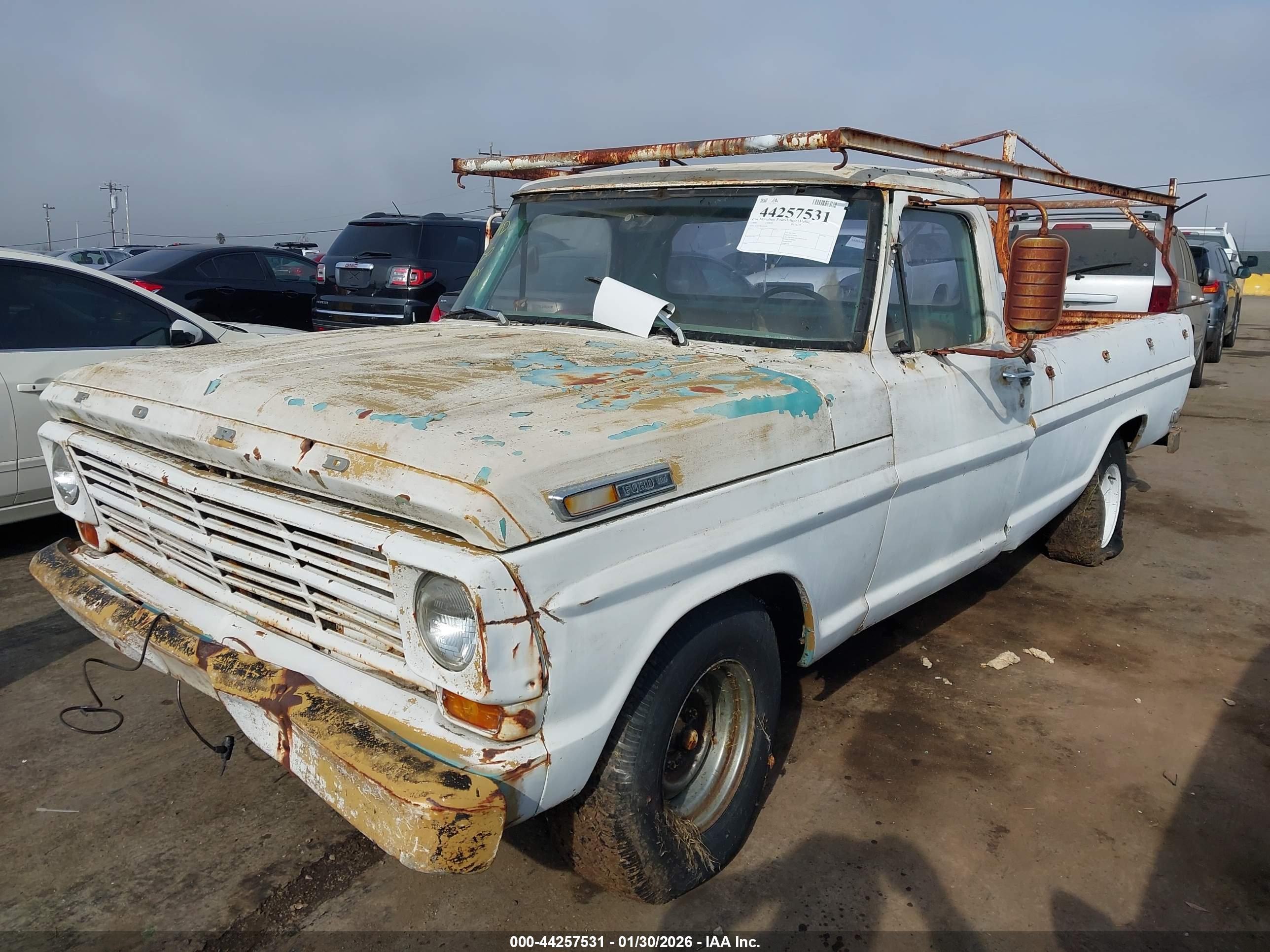 FORD PICKUP image 2