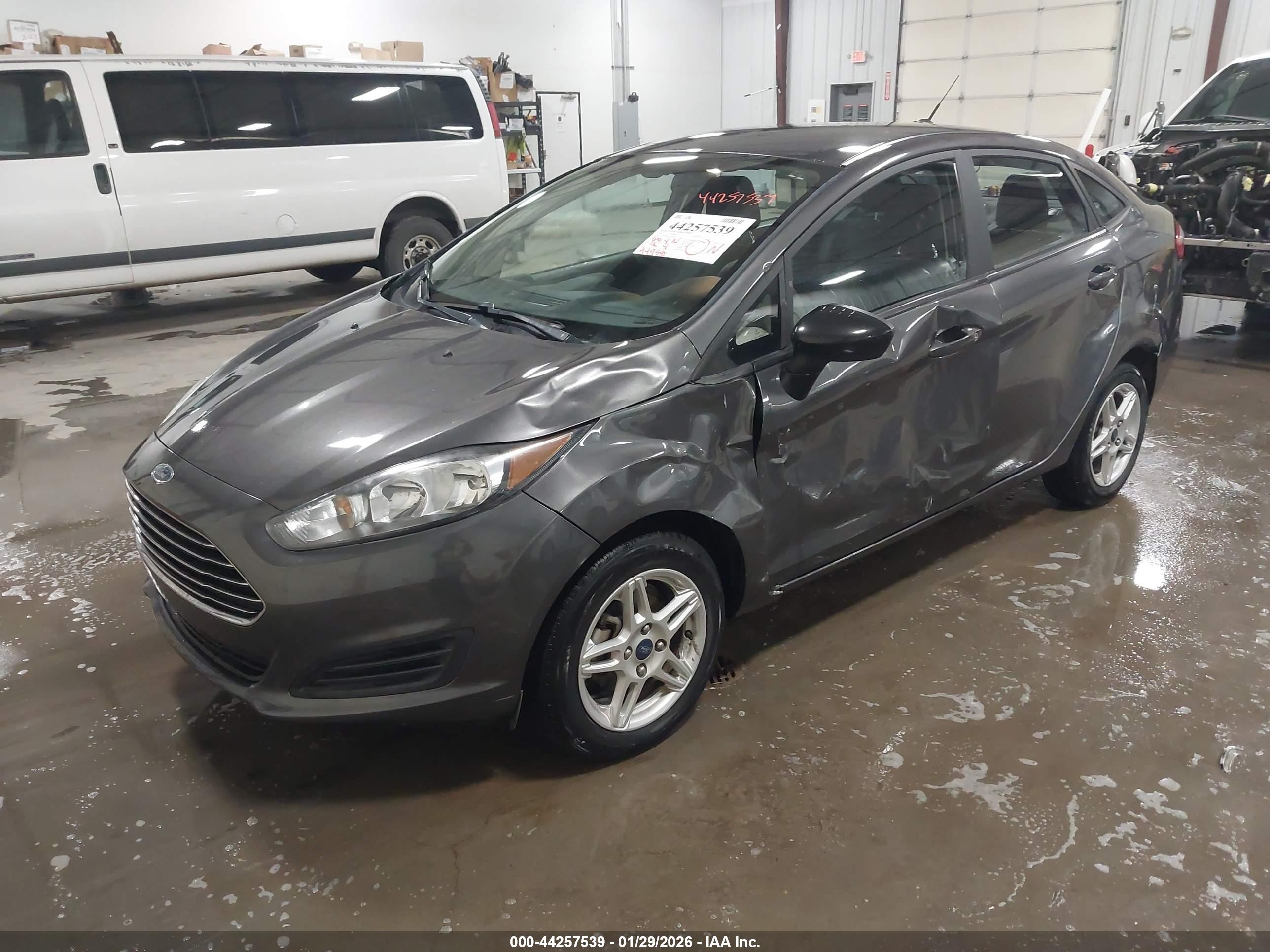FORD FIESTA image 2