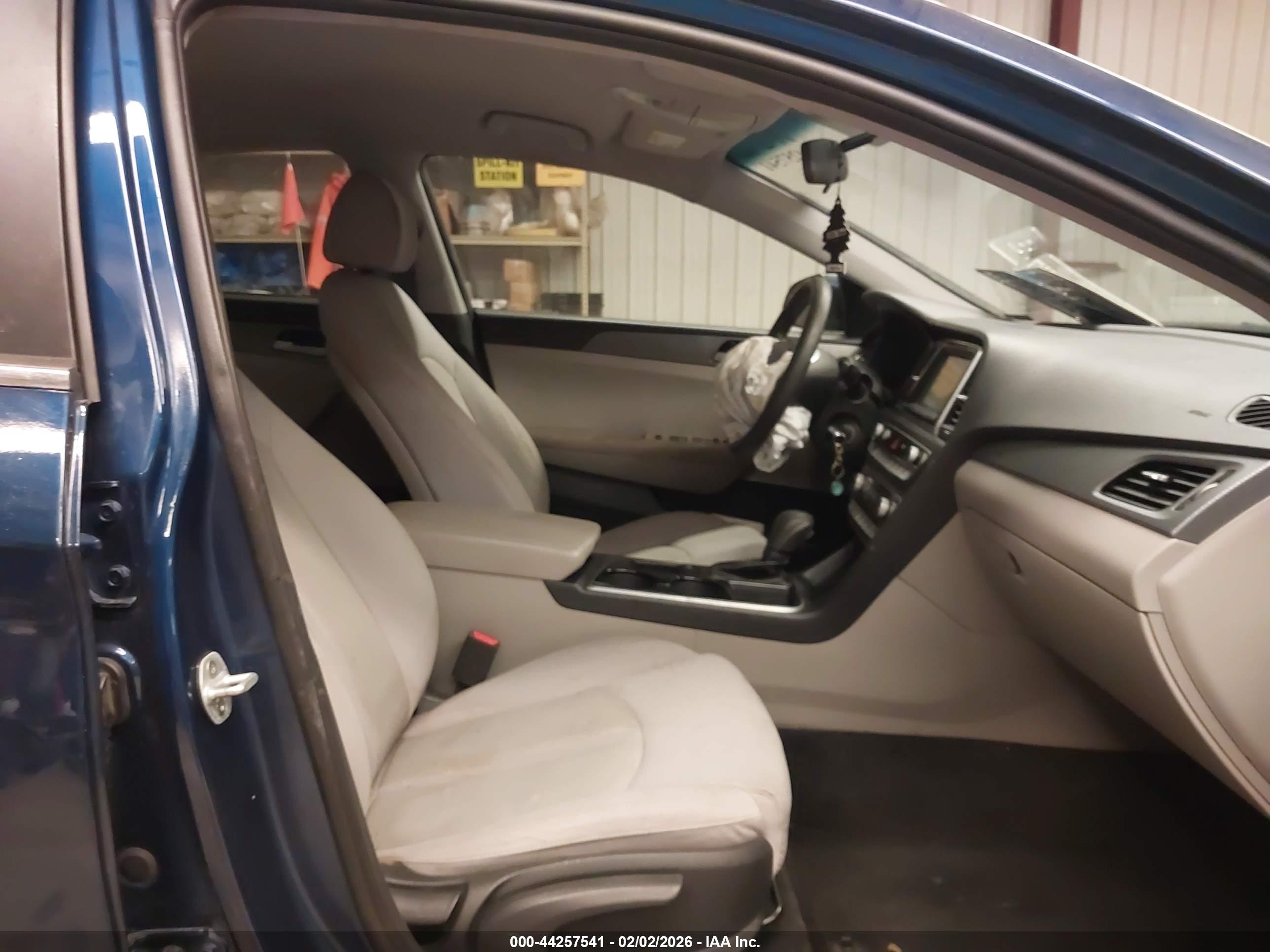 HYUNDAI SONATA image 5