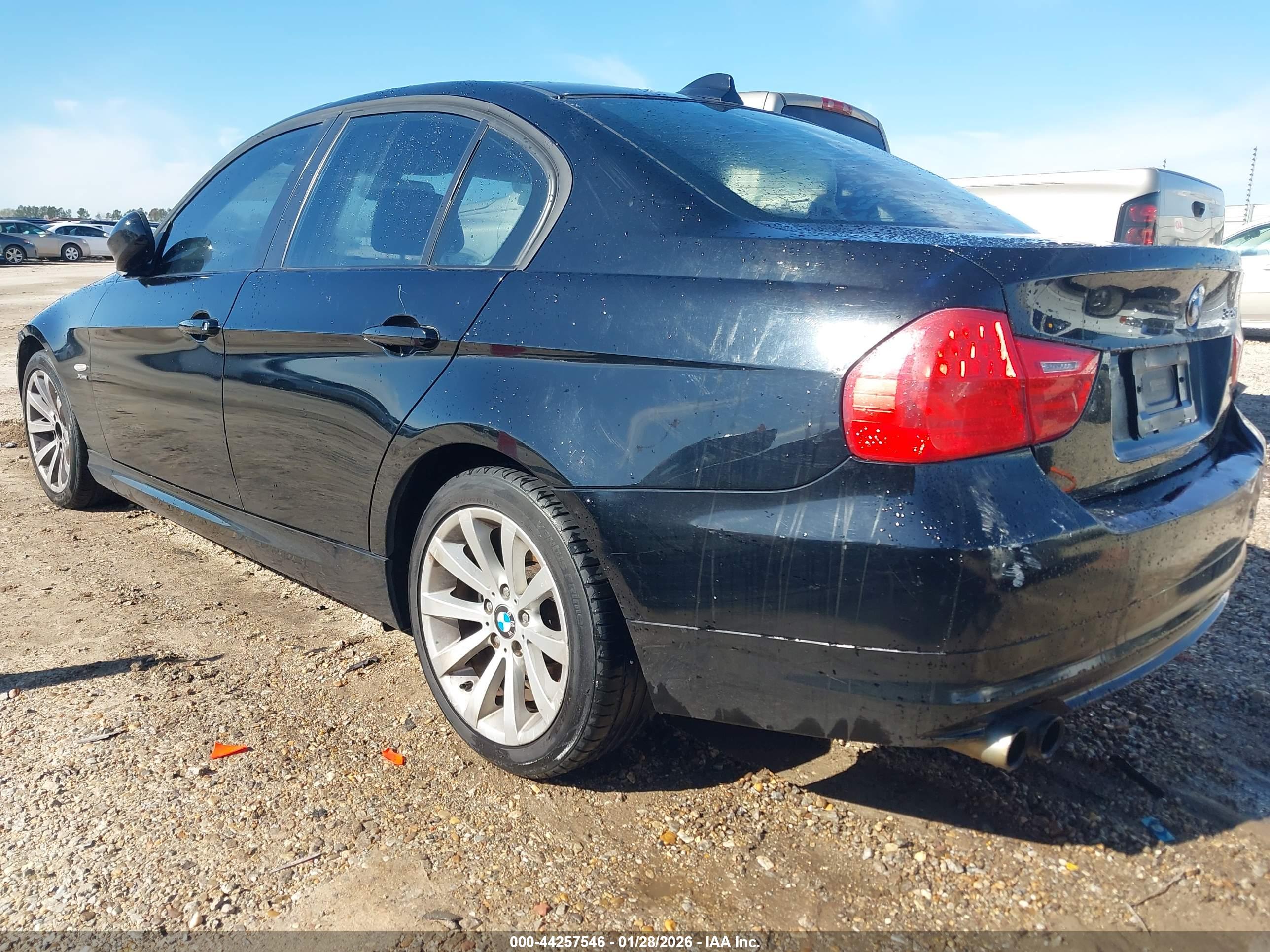 BMW 328I image 3