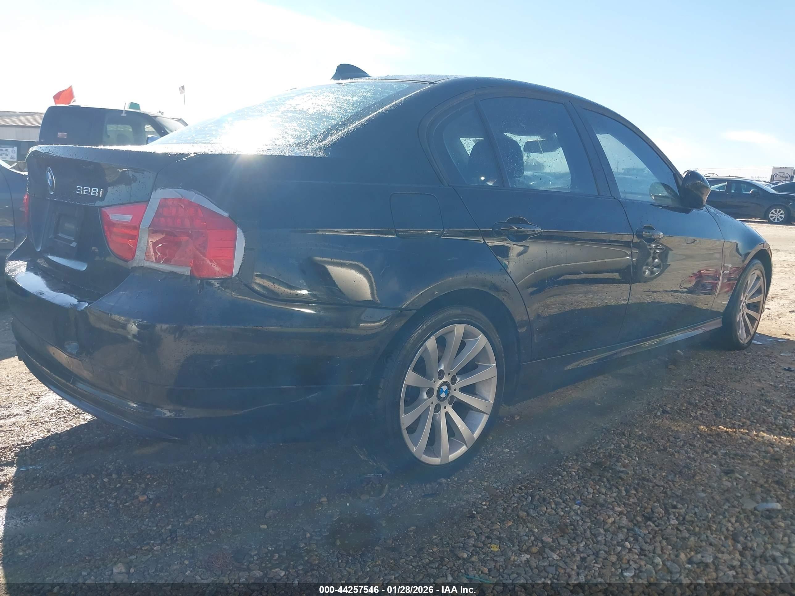 BMW 328I image 4