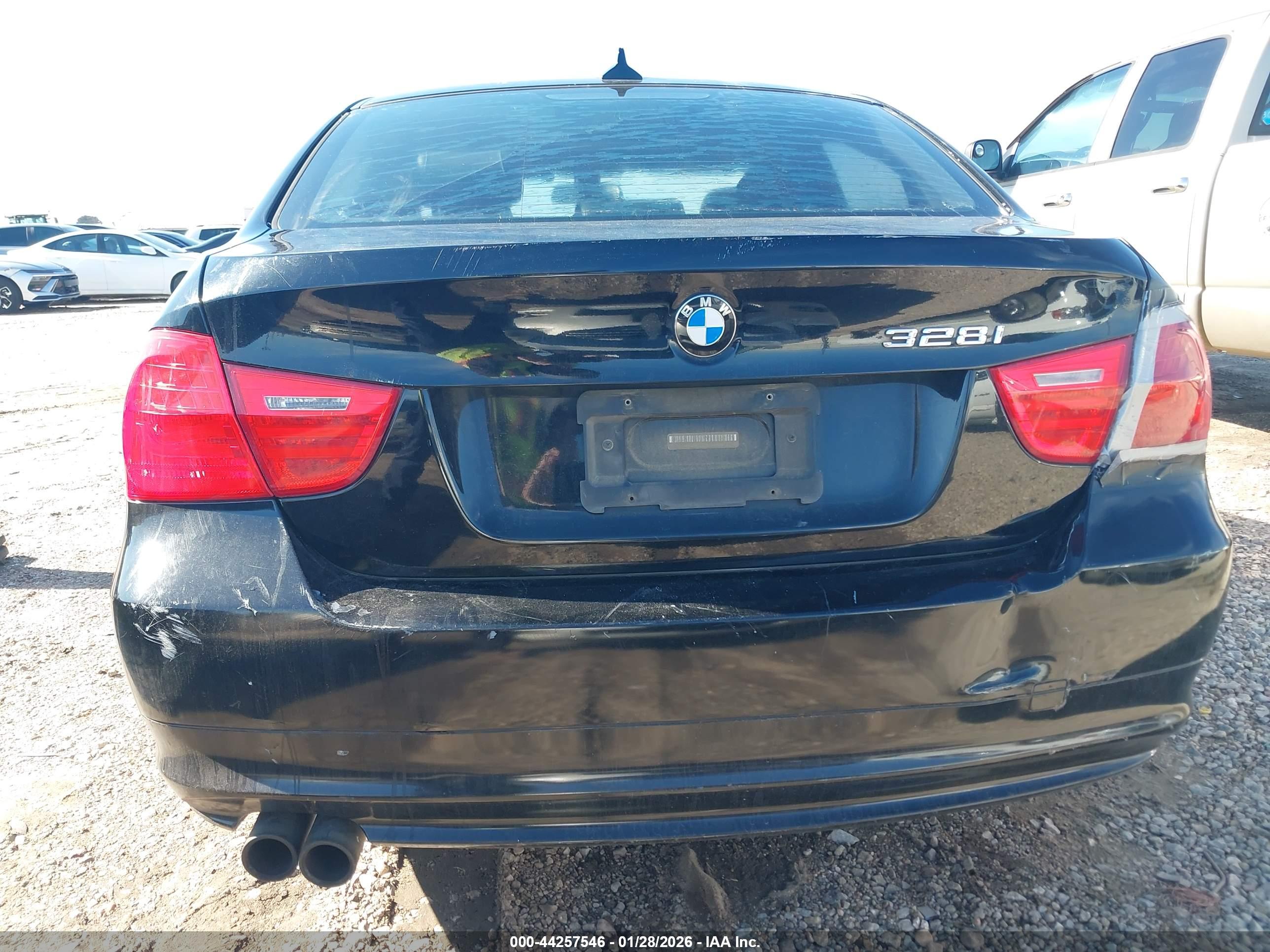 BMW 328I image 6