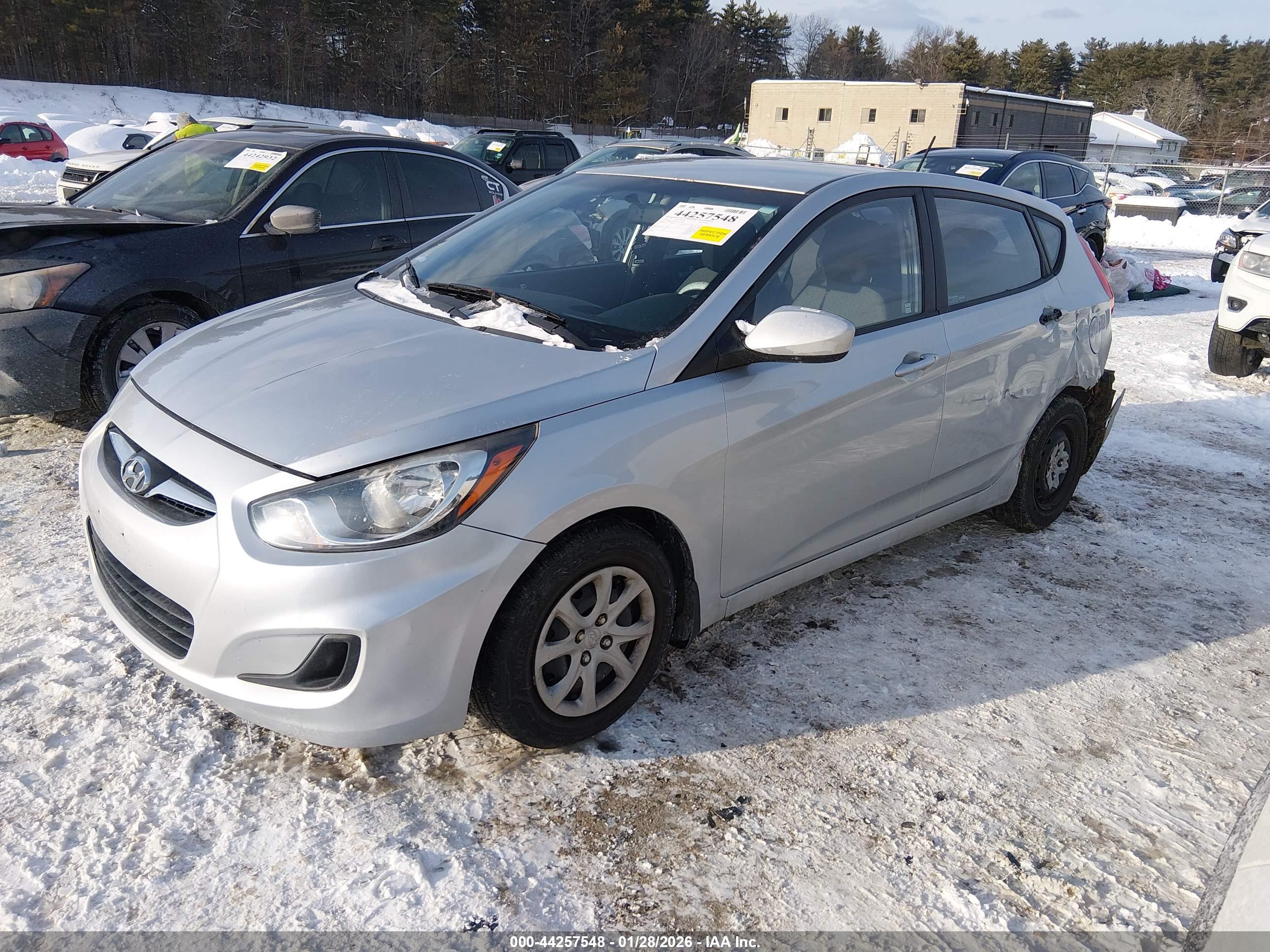 HYUNDAI ACCENT image 2