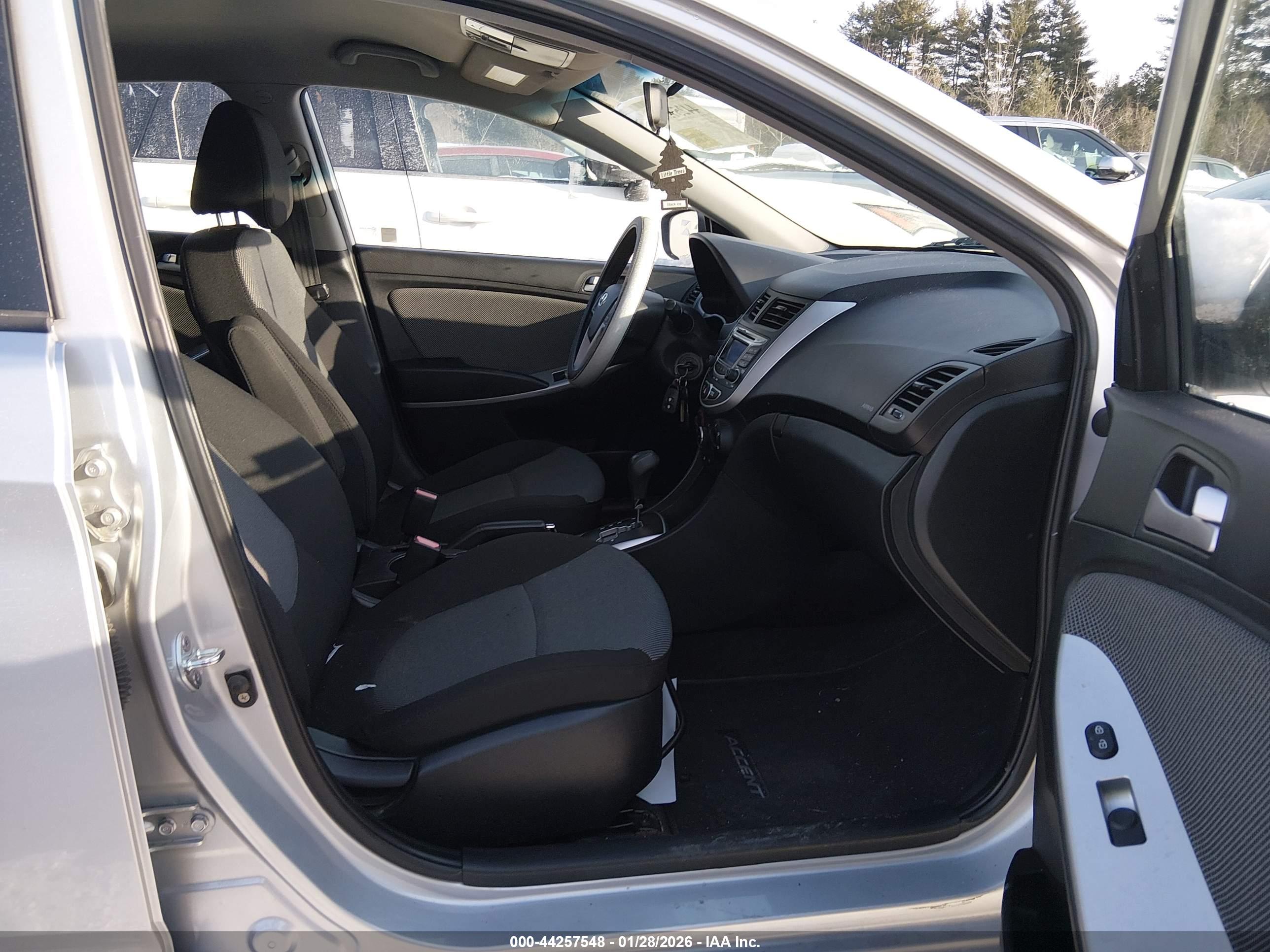 HYUNDAI ACCENT image 5