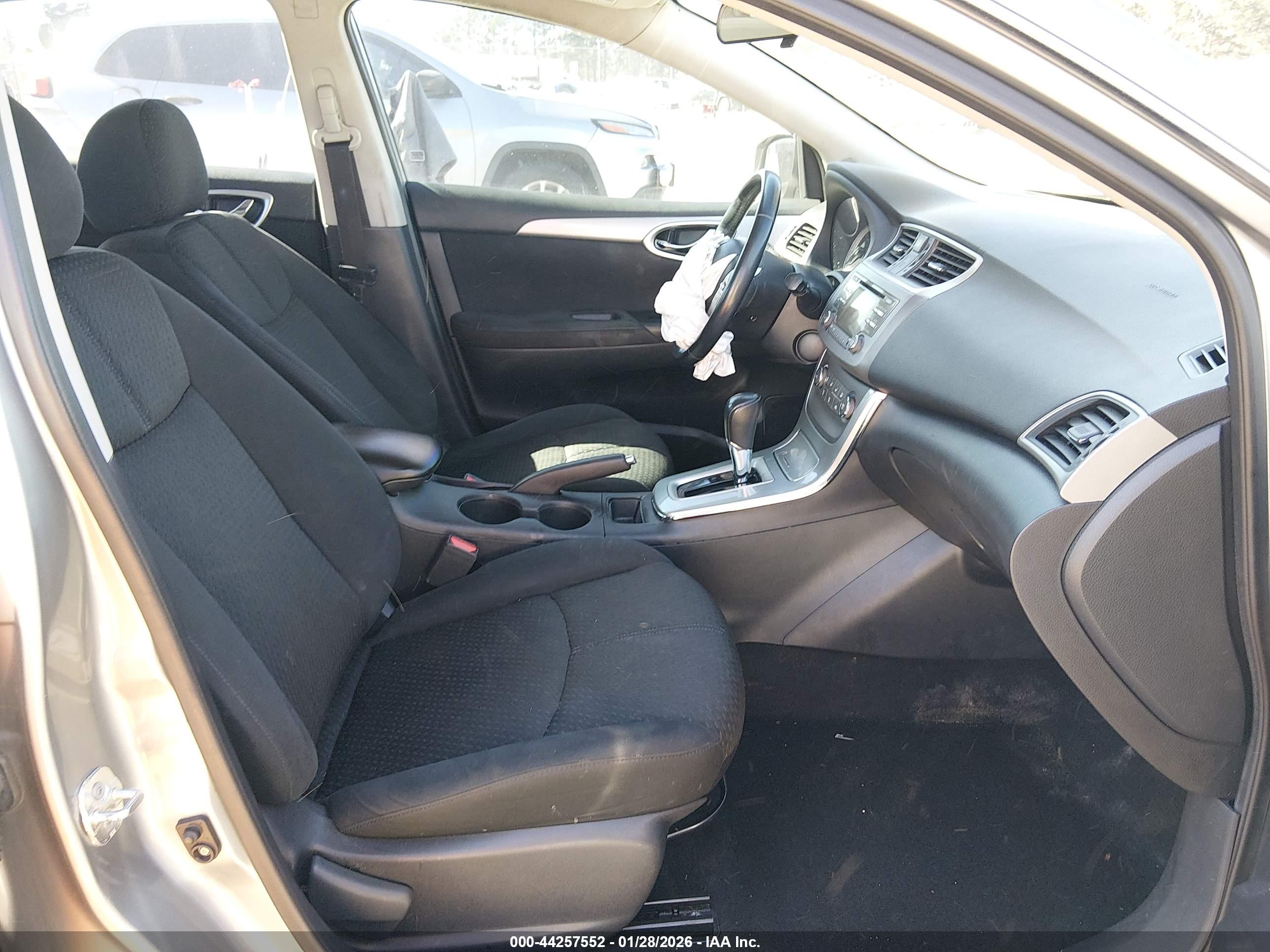 NISSAN SENTRA image 5