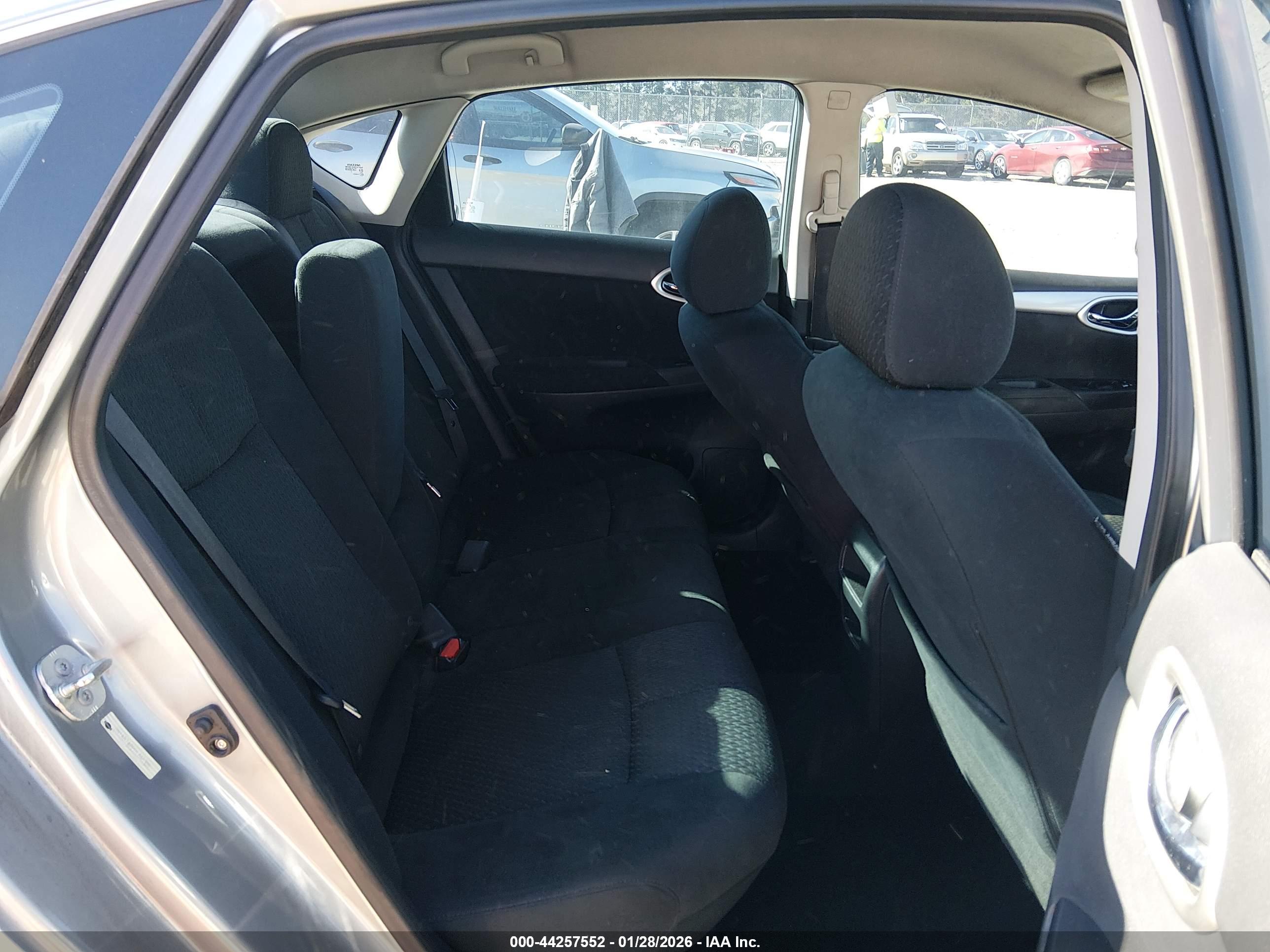 NISSAN SENTRA image 8