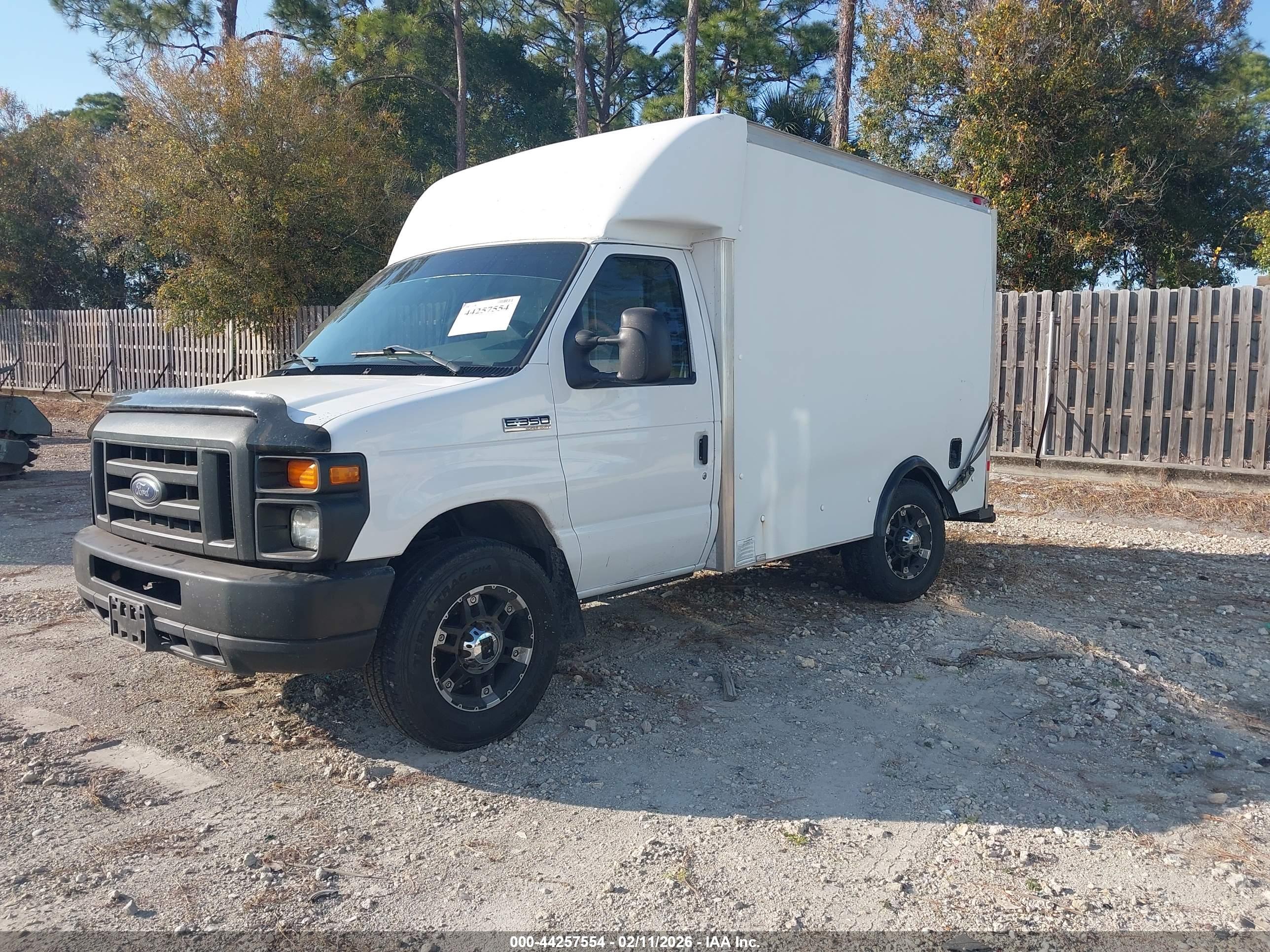 FORD E-350 image 2