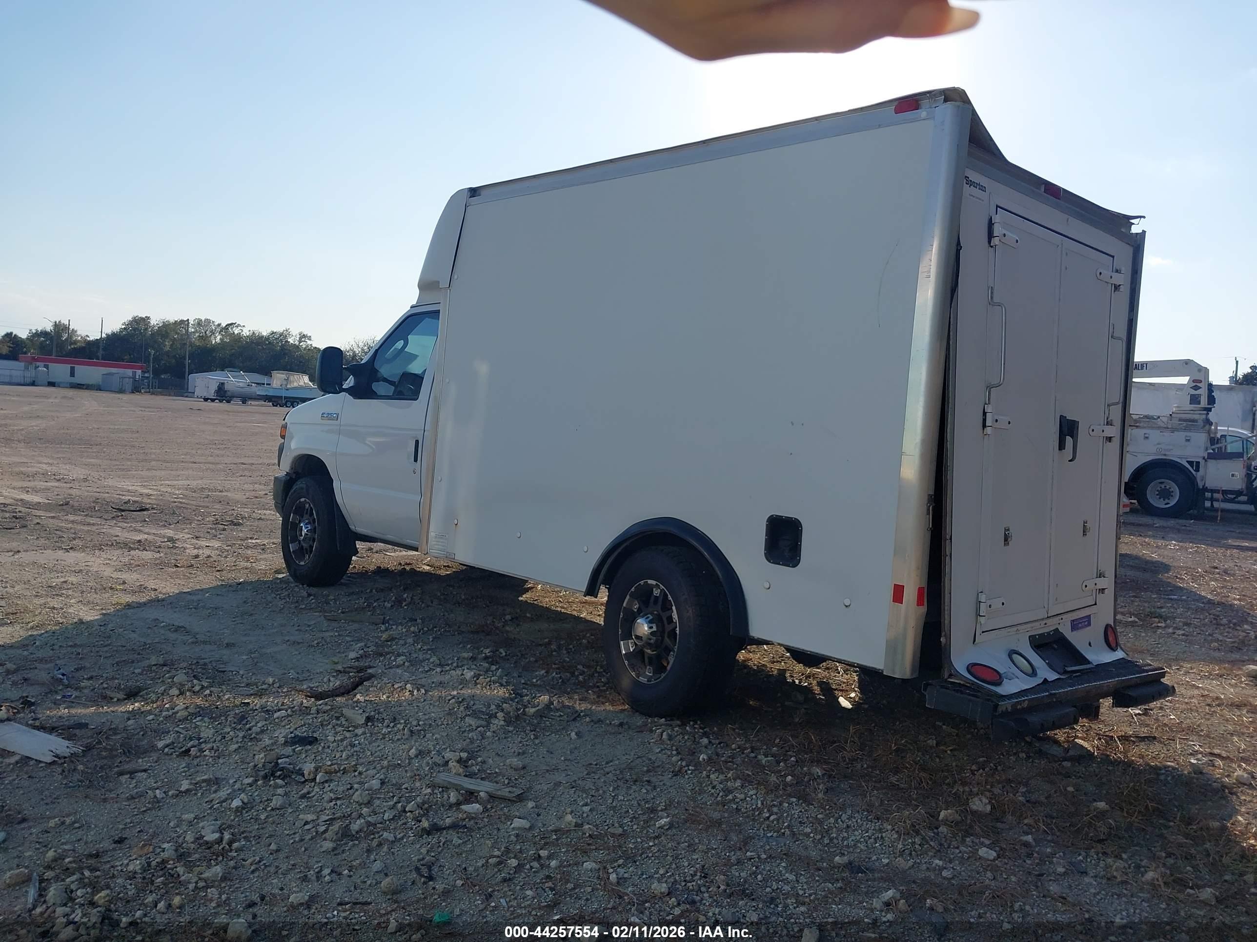 FORD E-350 image 3