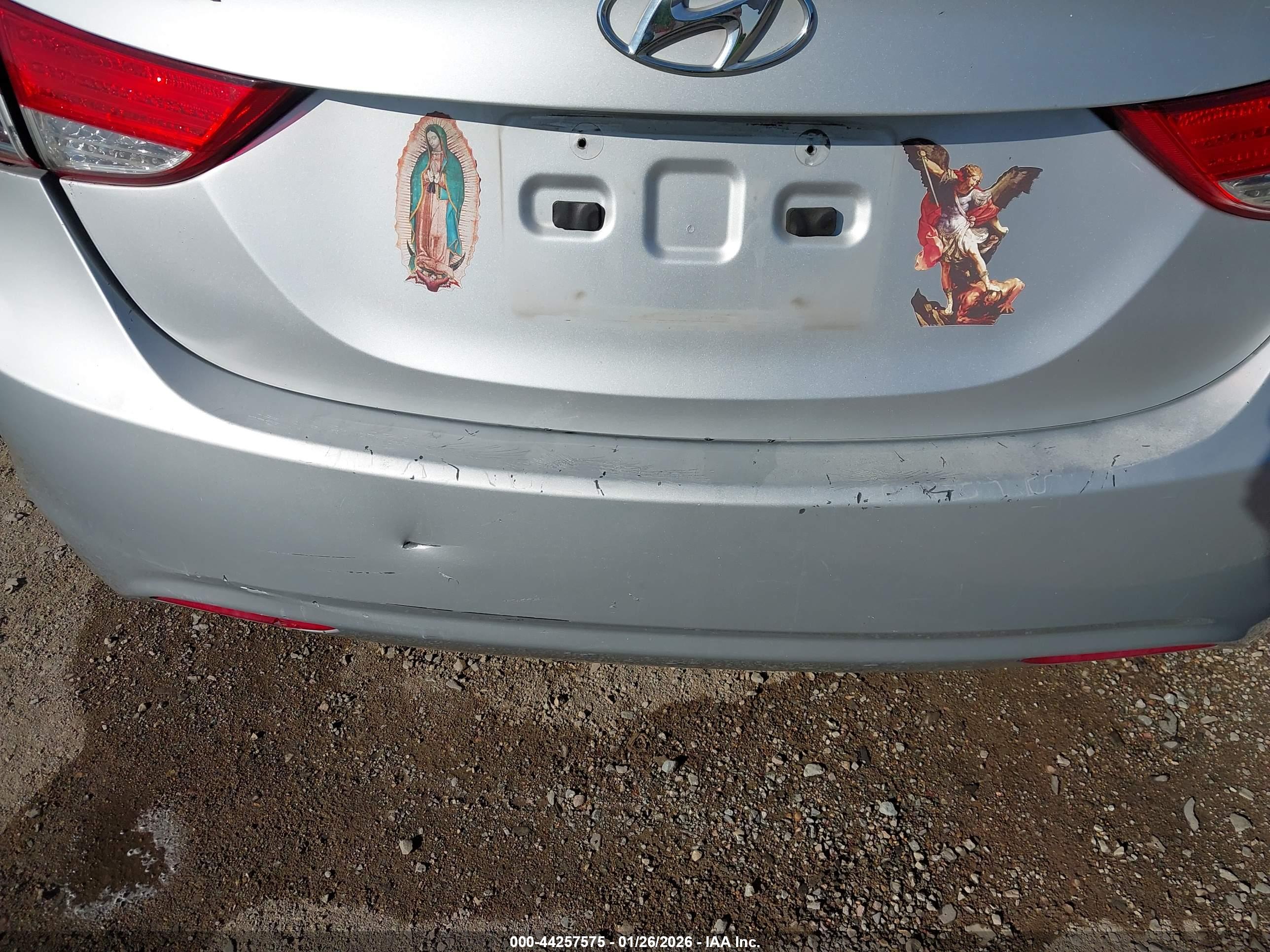 HYUNDAI ELANTRA image 6