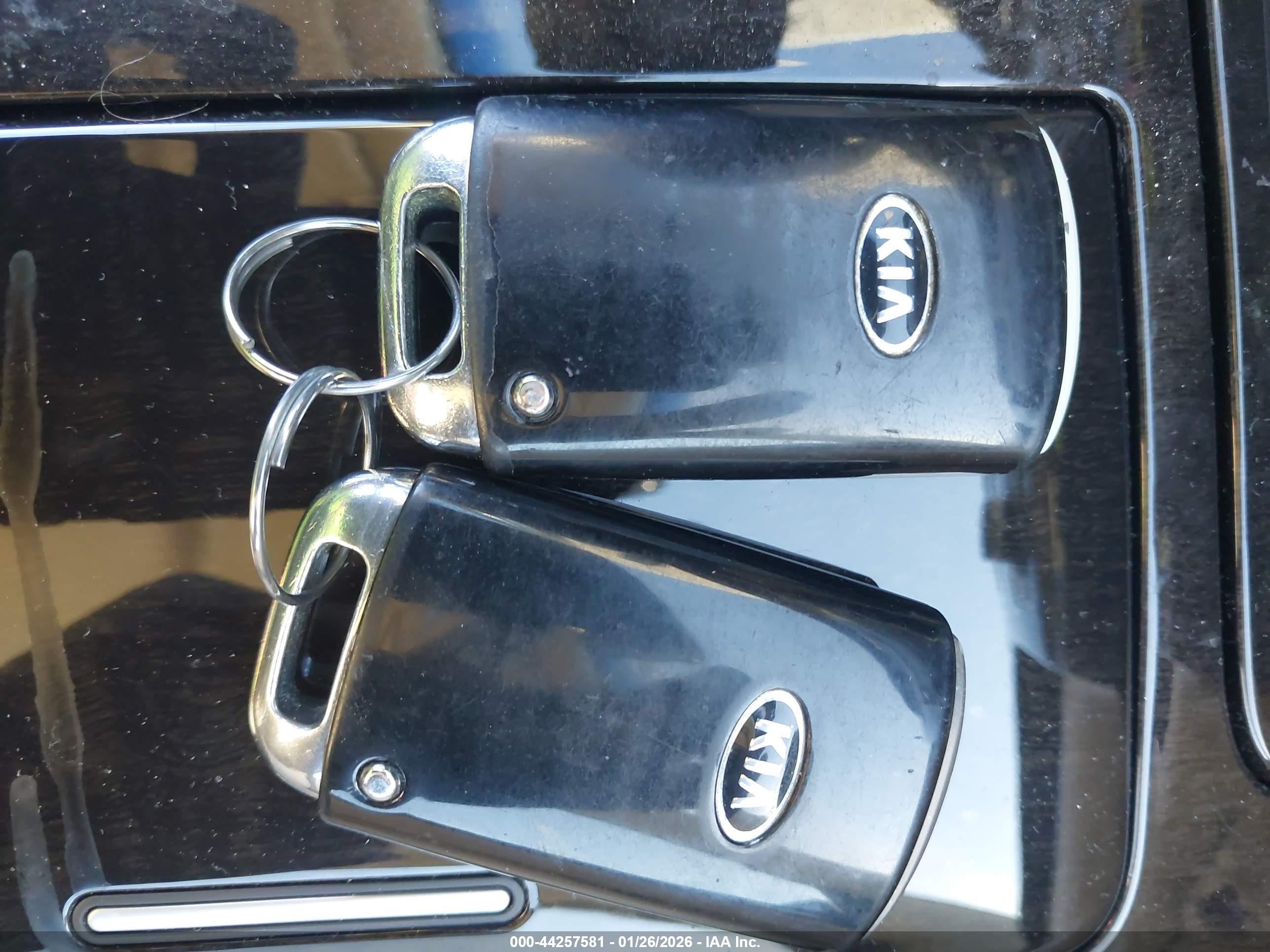 KIA CADENZA image 11