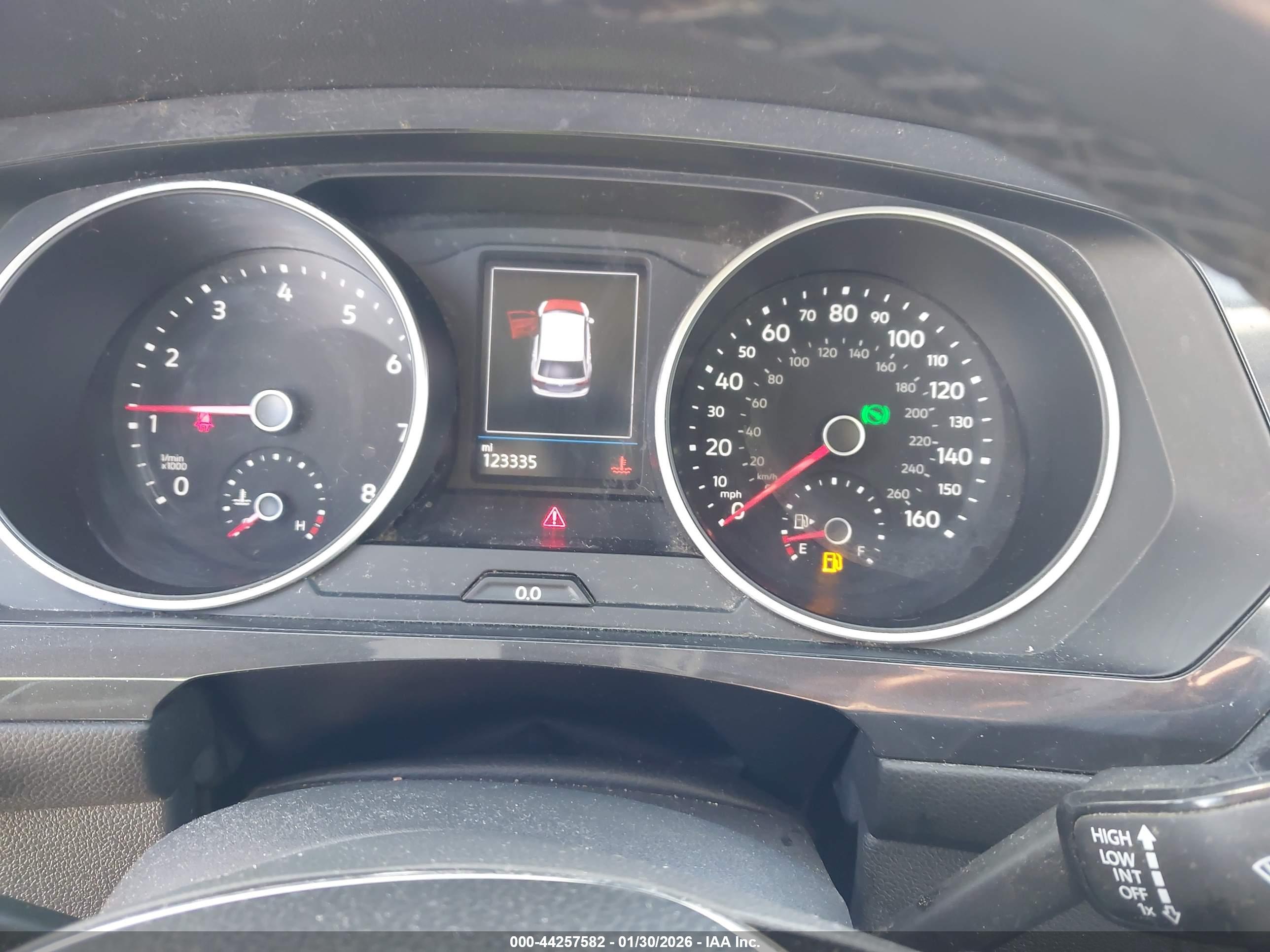 VOLKSWAGEN TIGUAN image 7