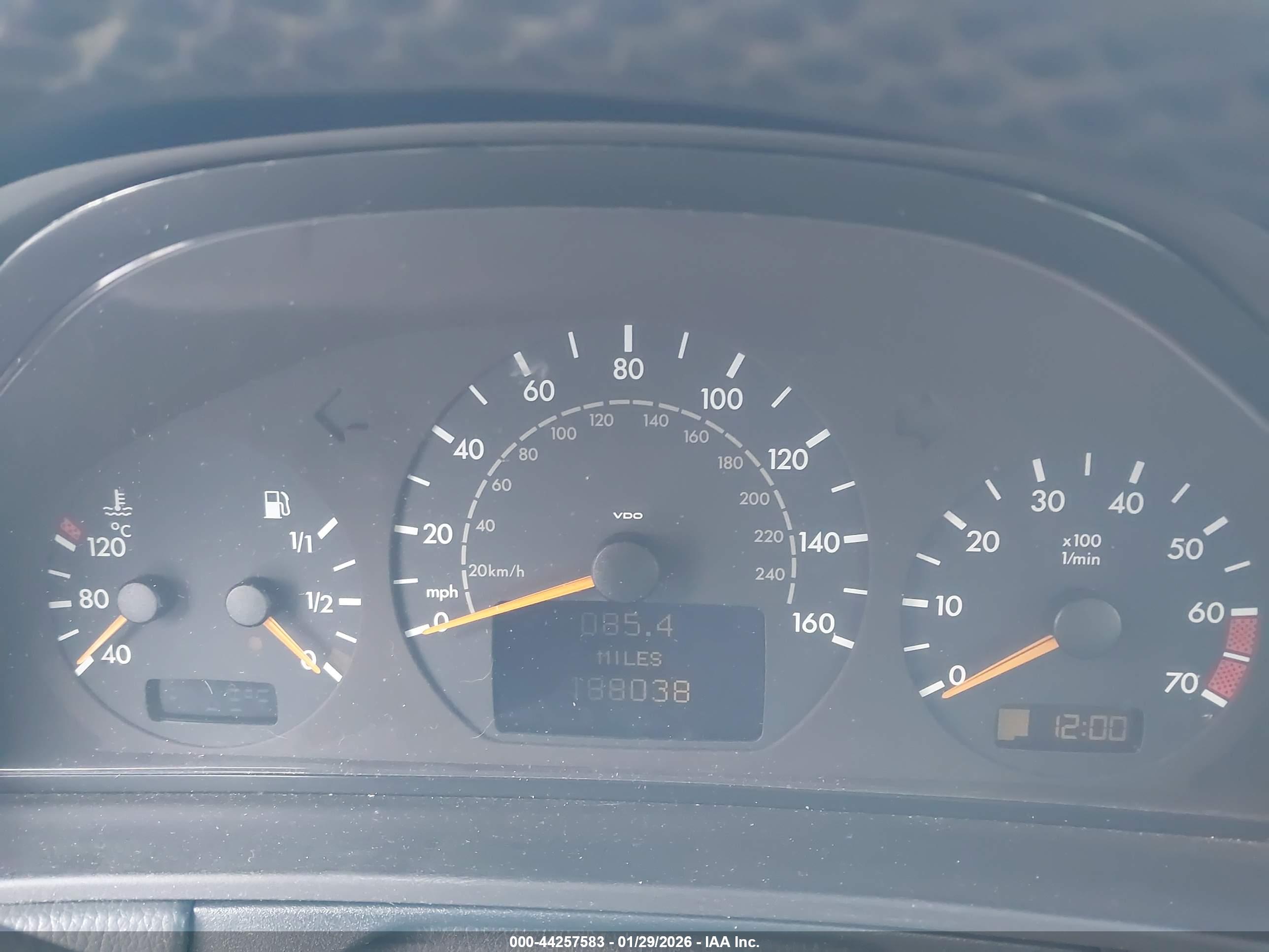 MERCEDES-BENZ E image 7