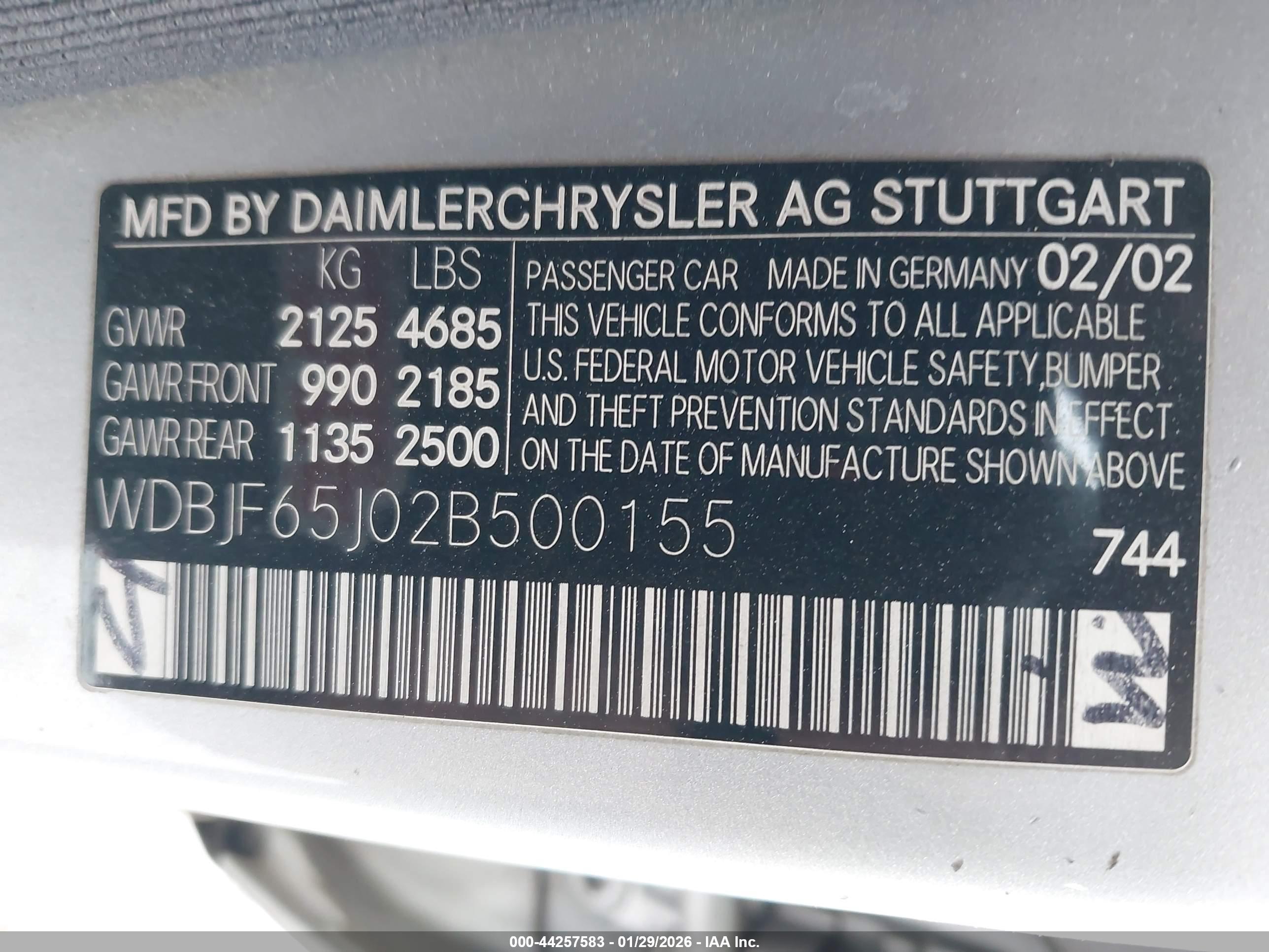 MERCEDES-BENZ E image 9