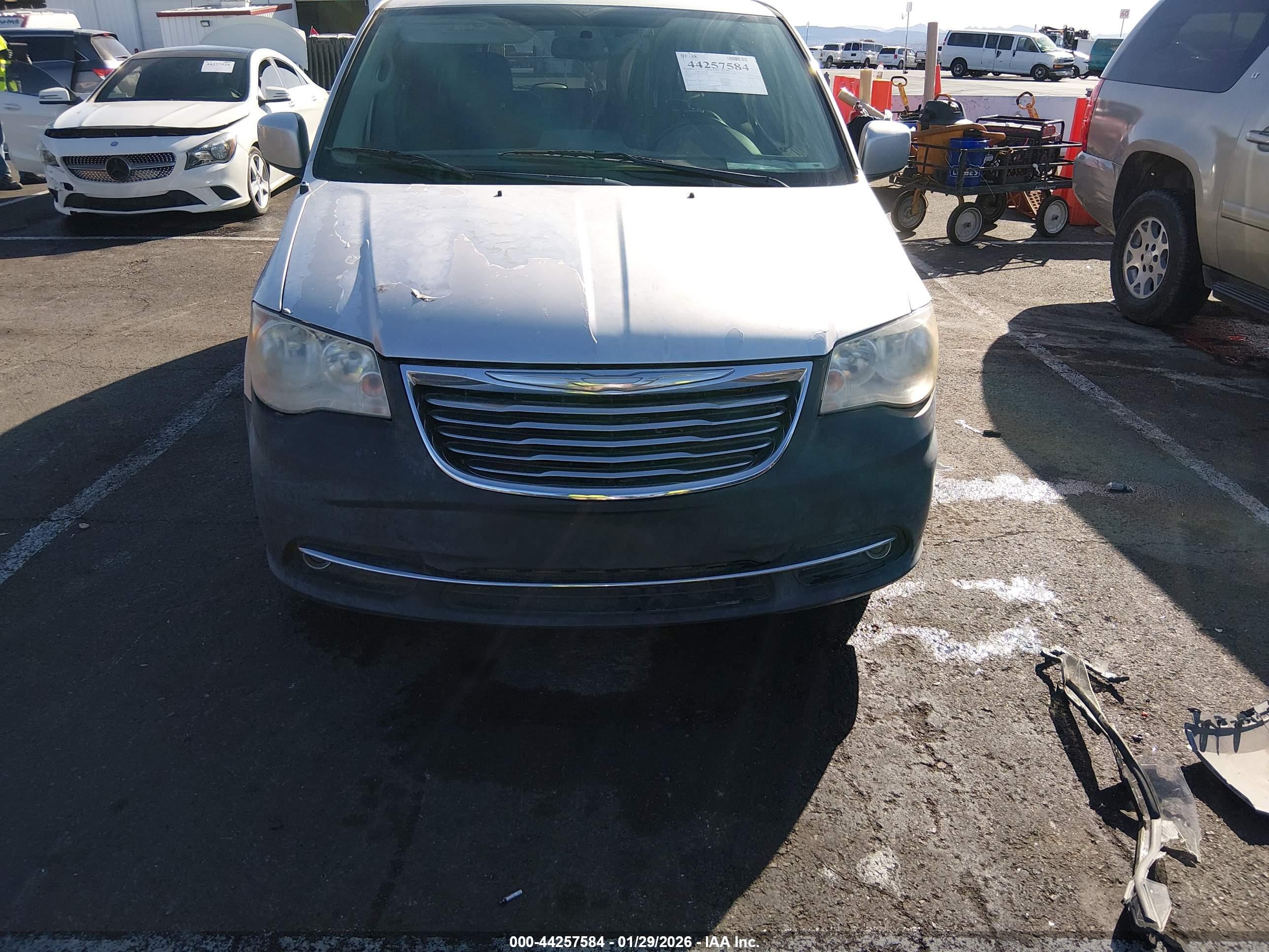 CHRYSLER TOWN image 6