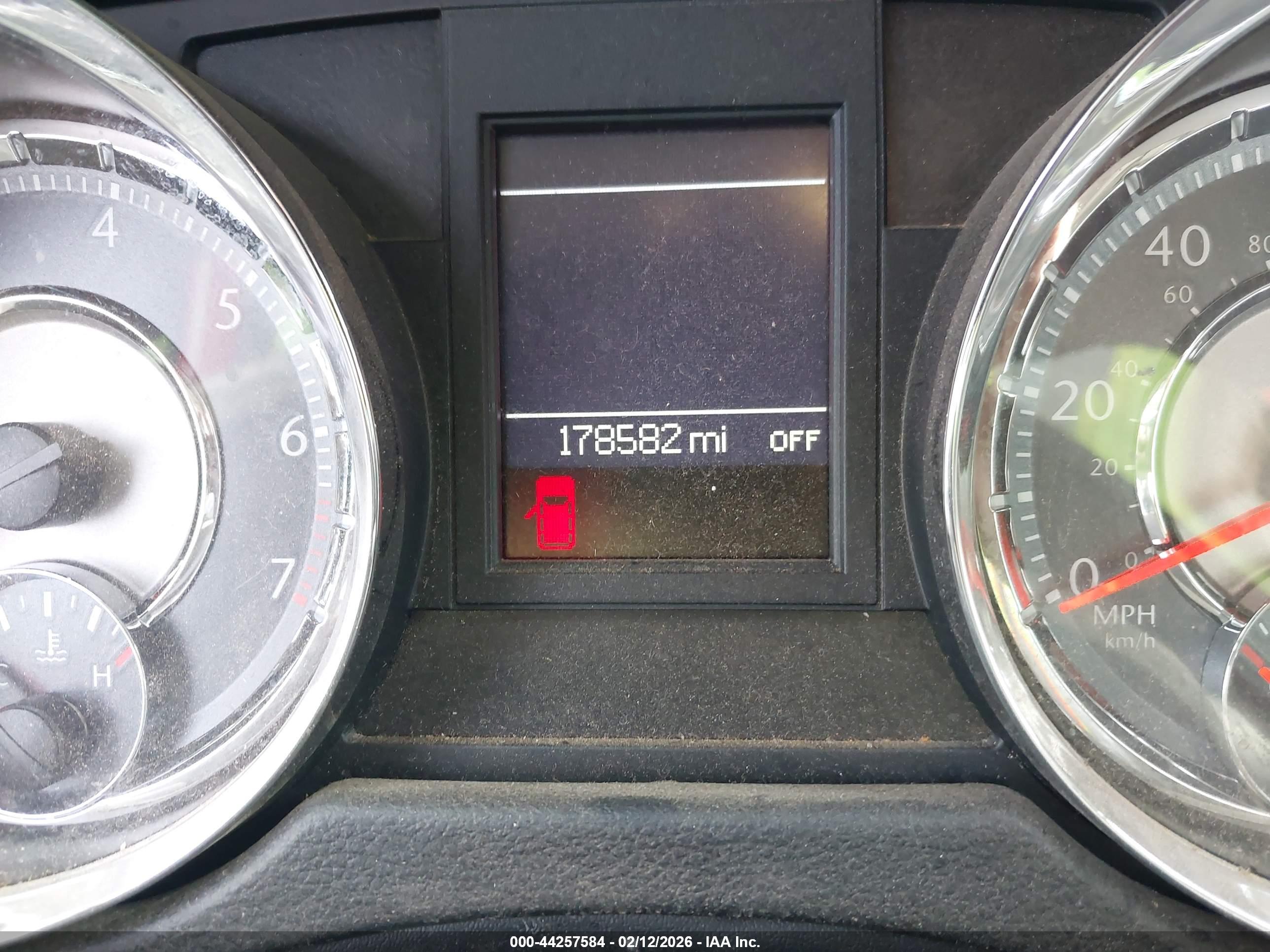 CHRYSLER TOWN image 7