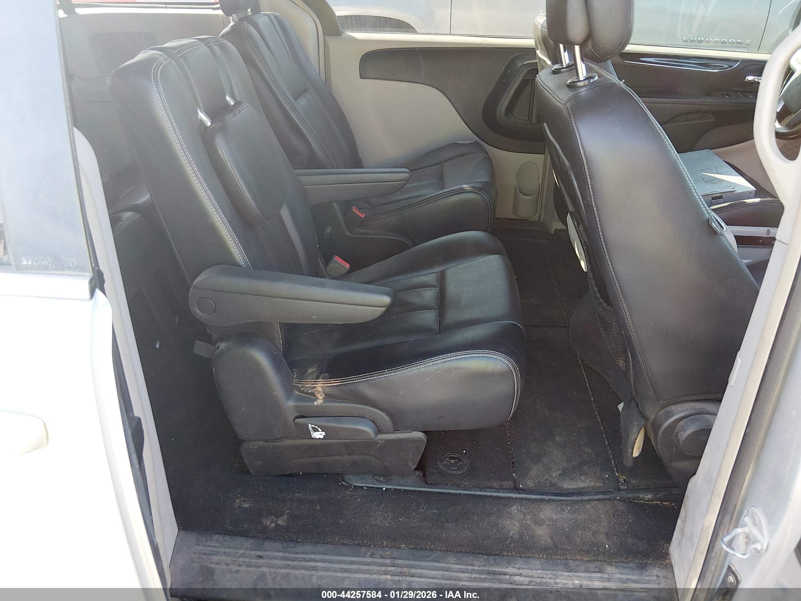 CHRYSLER TOWN image 8