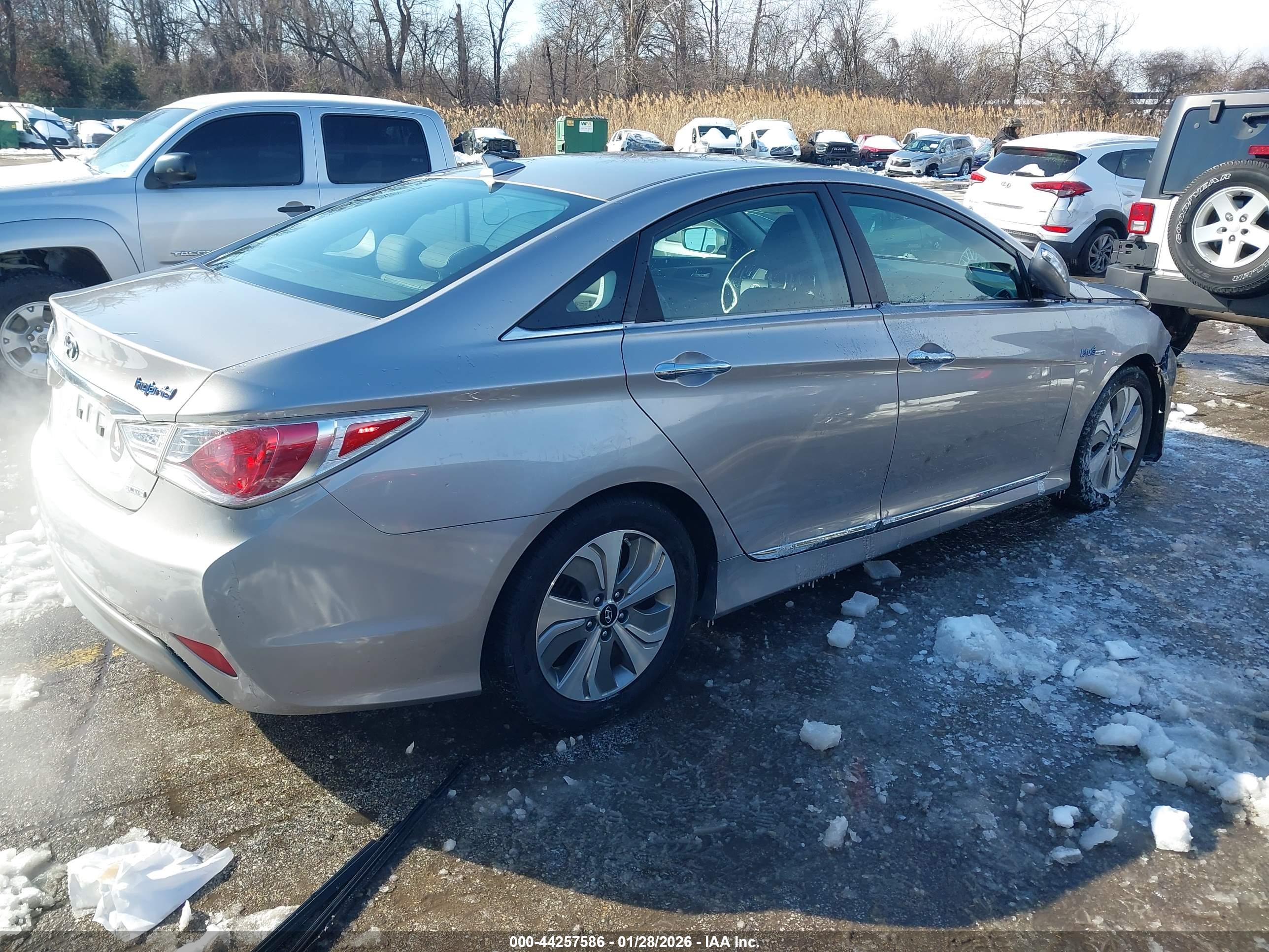 HYUNDAI SONATA image 4