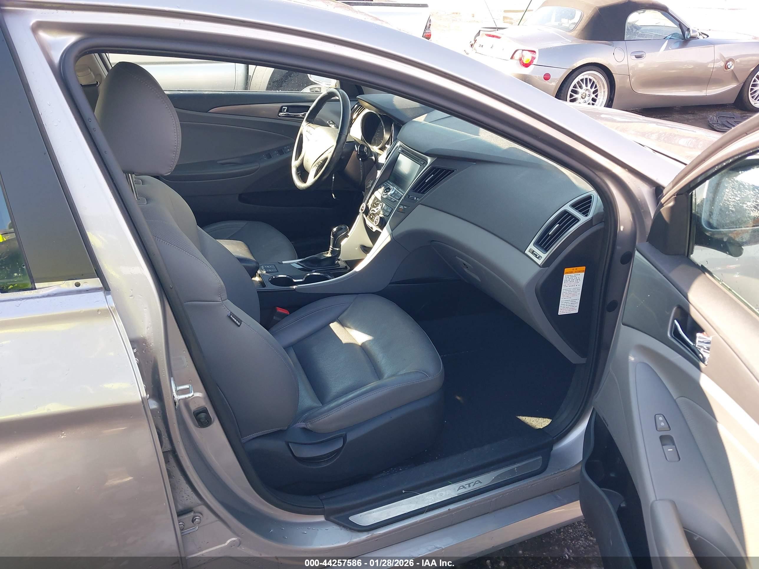HYUNDAI SONATA image 5