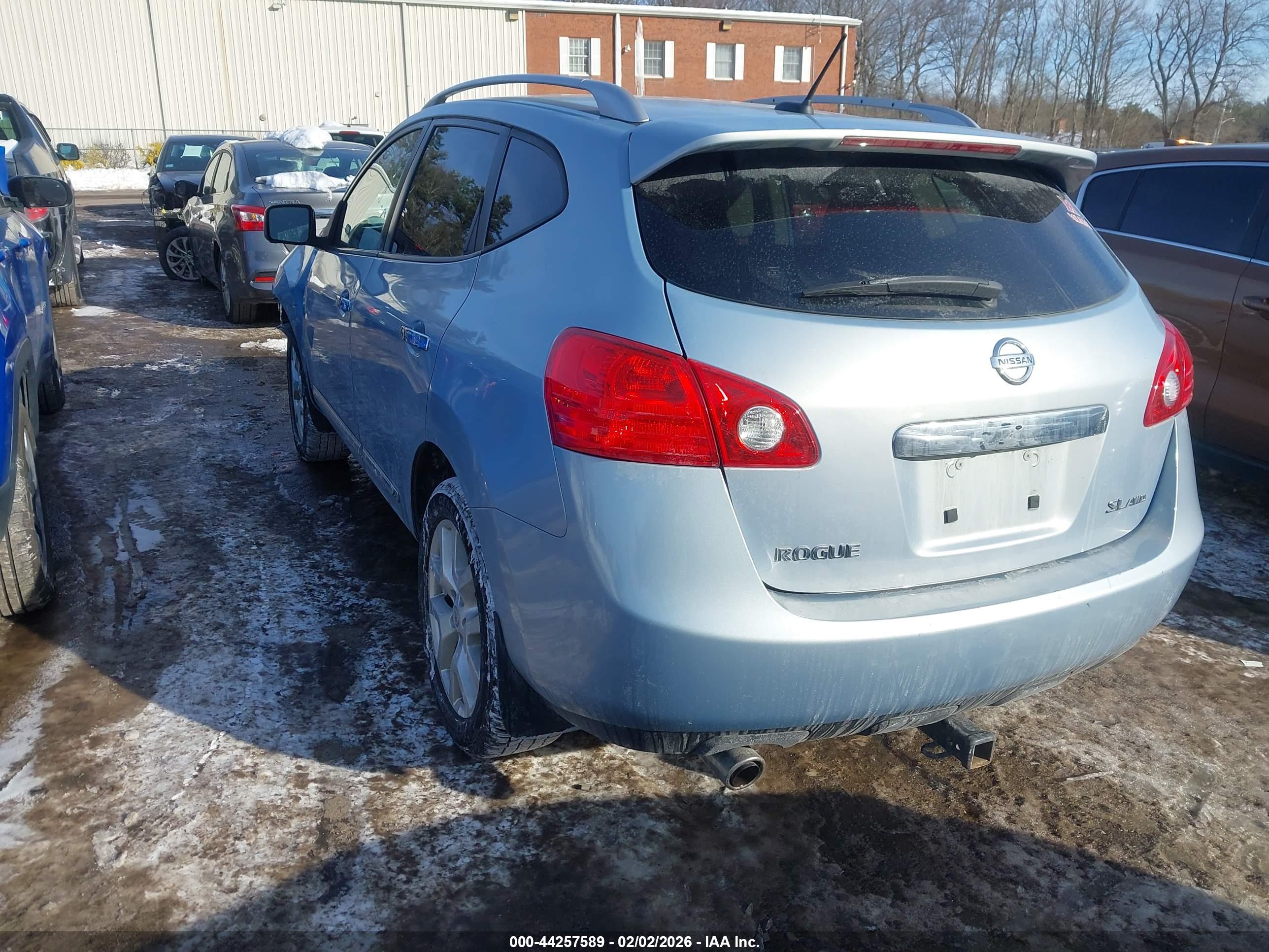 NISSAN ROGUE image 3