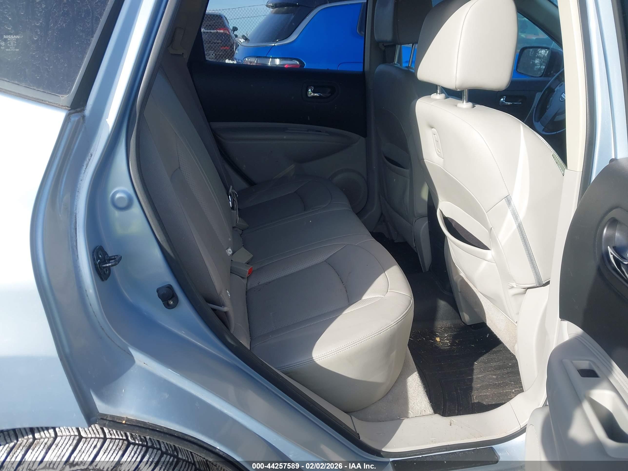 NISSAN ROGUE image 8