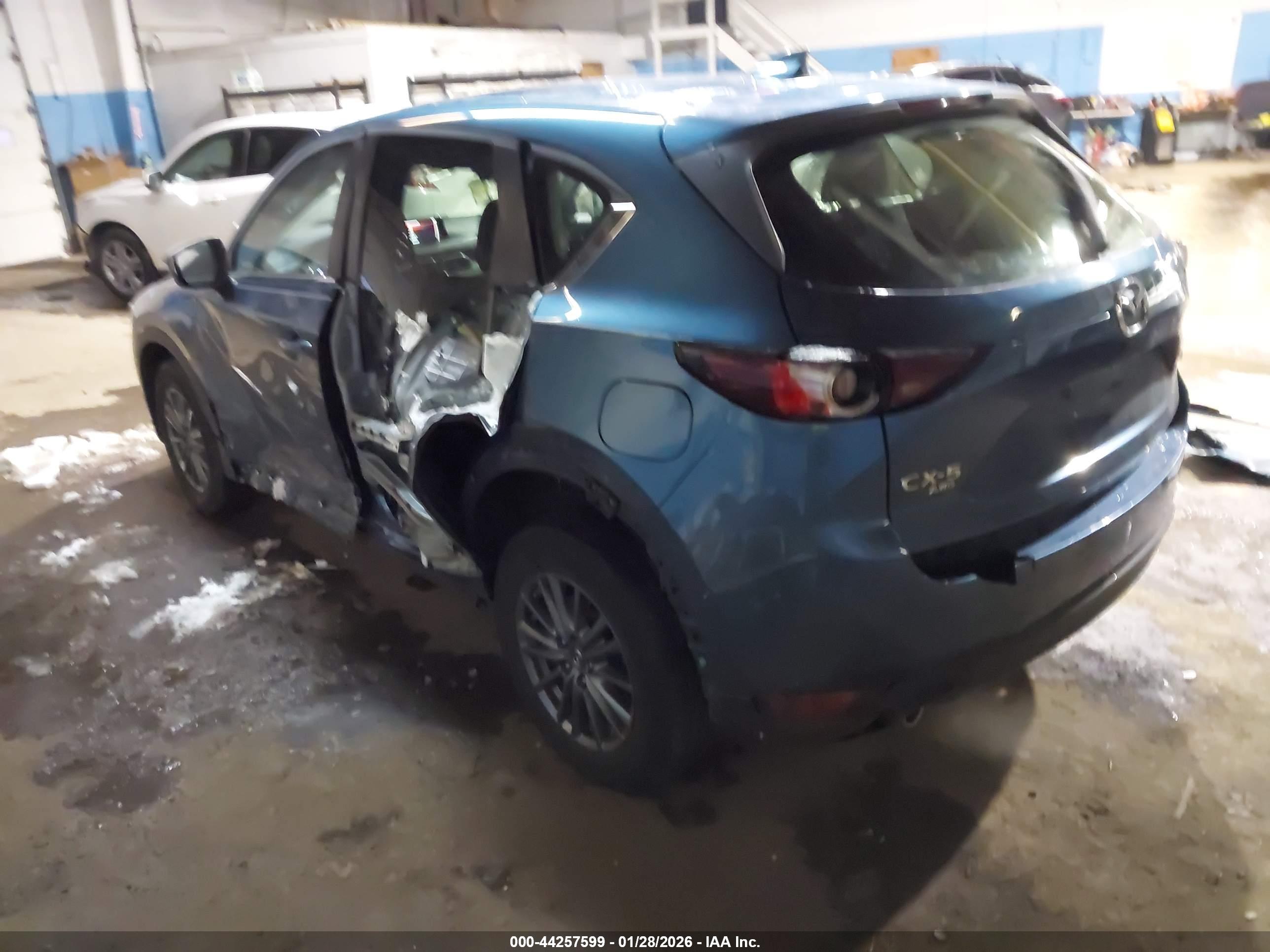 MAZDA CX-5 image 3