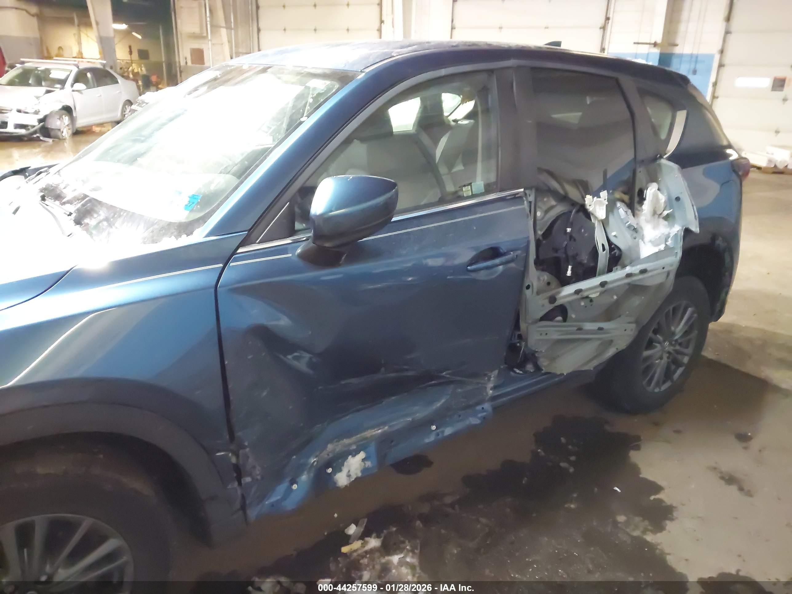 MAZDA CX-5 image 6