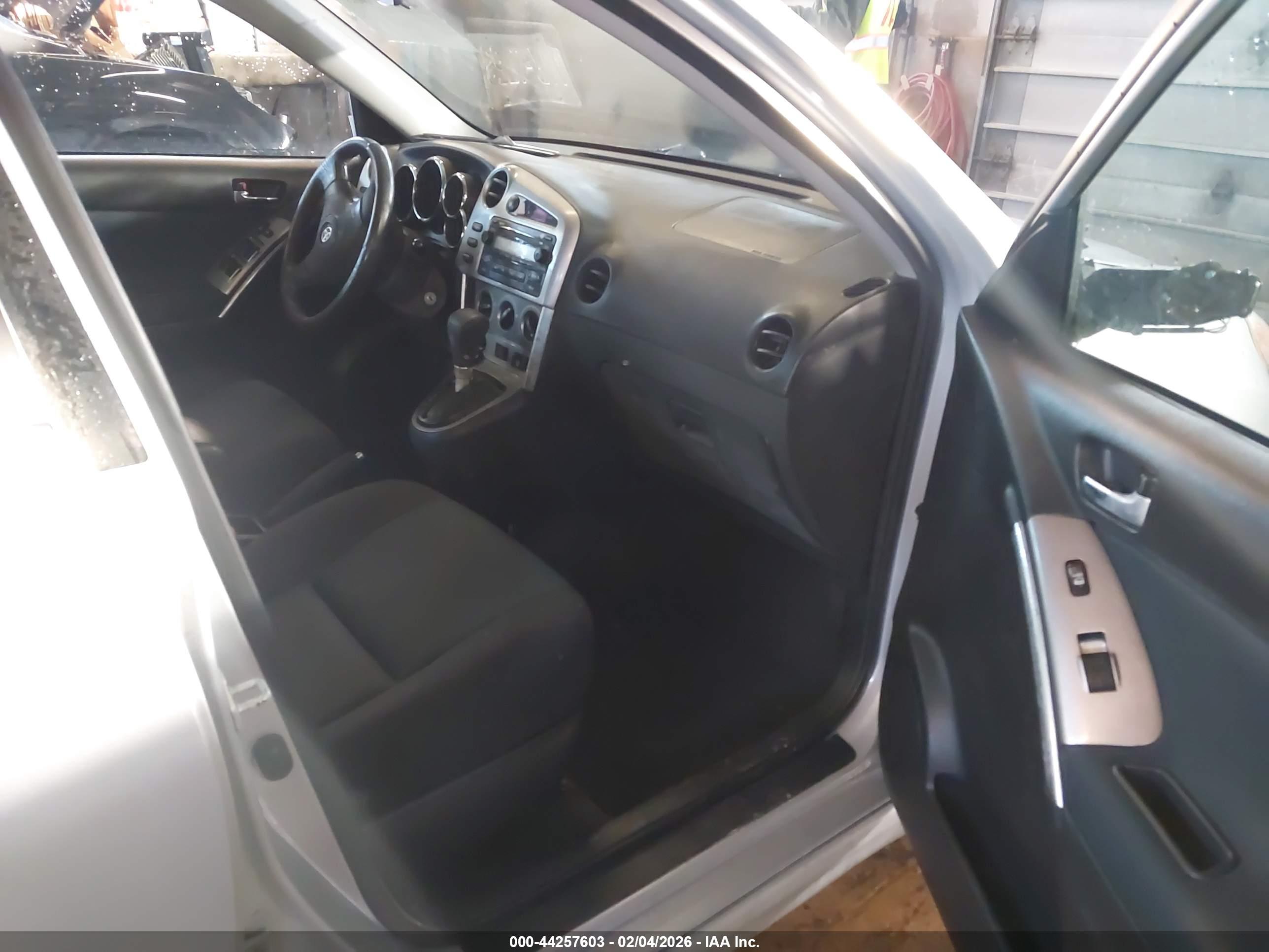 TOYOTA MATRIX image 5