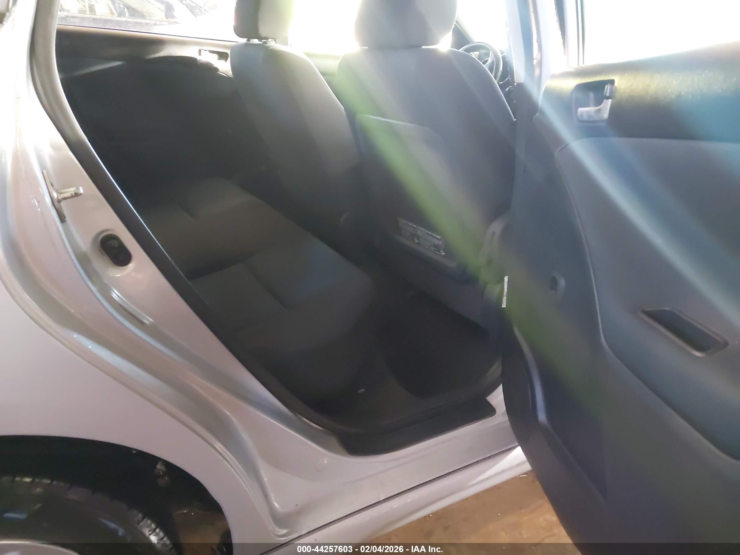 TOYOTA MATRIX image 8