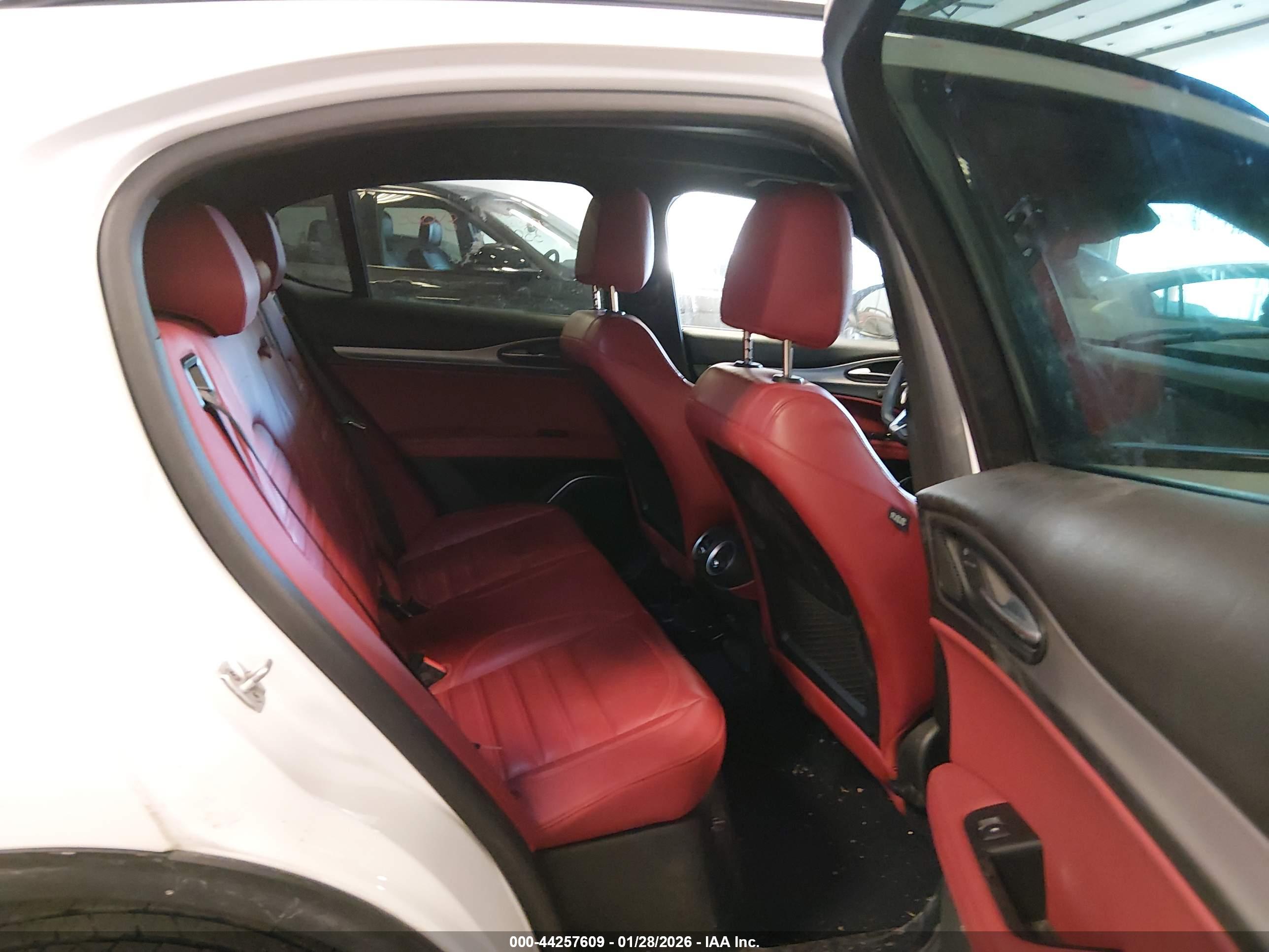 ALFA ROMEO image 8
