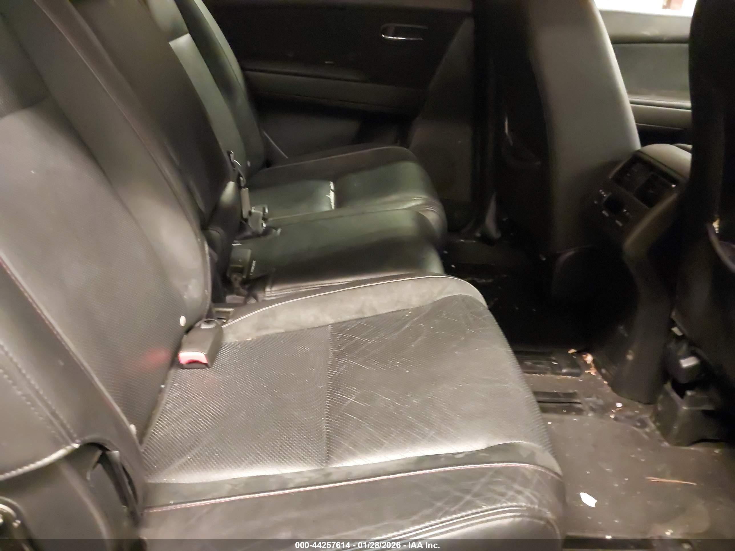 MAZDA CX-9 image 8