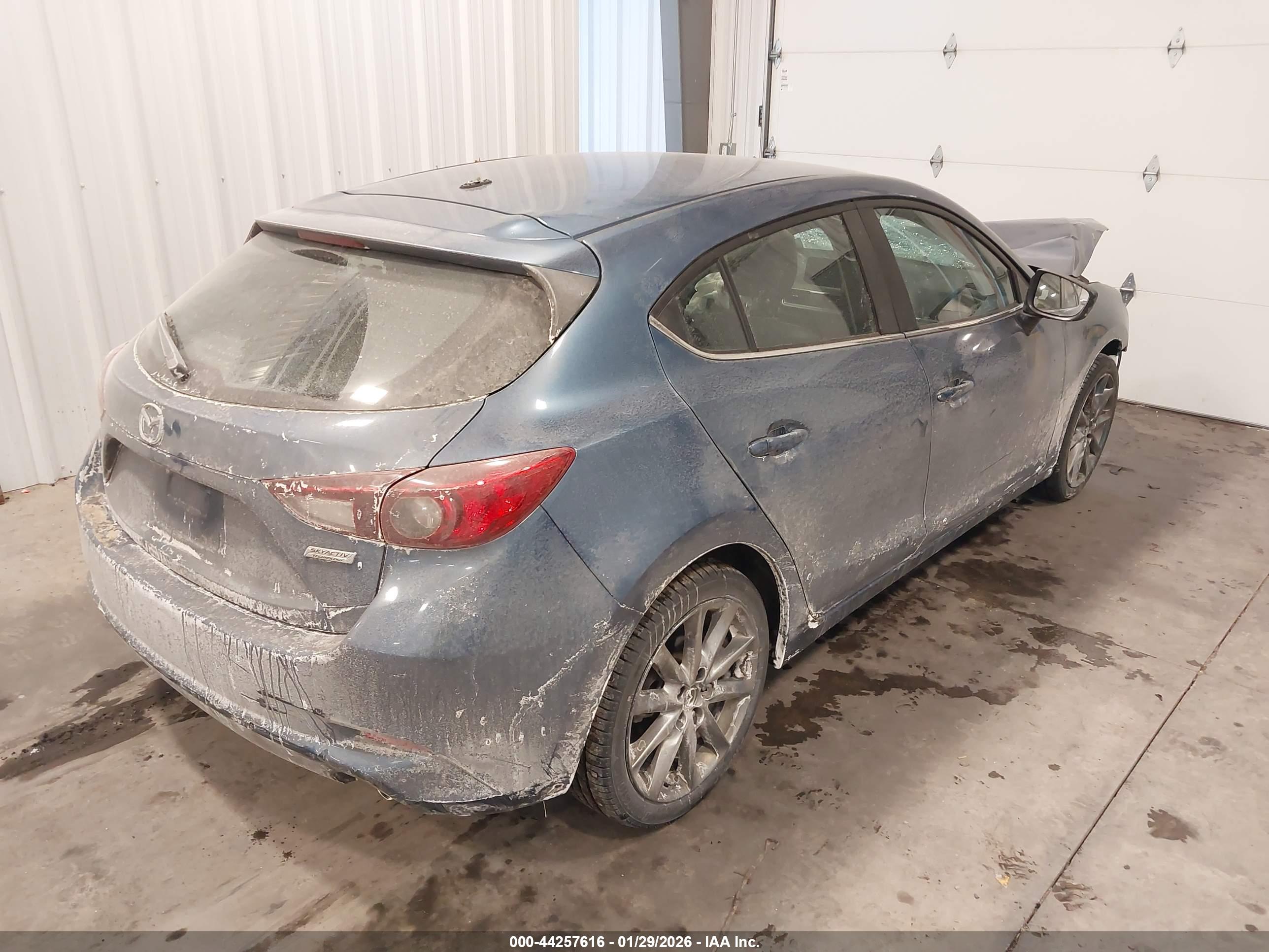 MAZDA MAZDA3 image 4