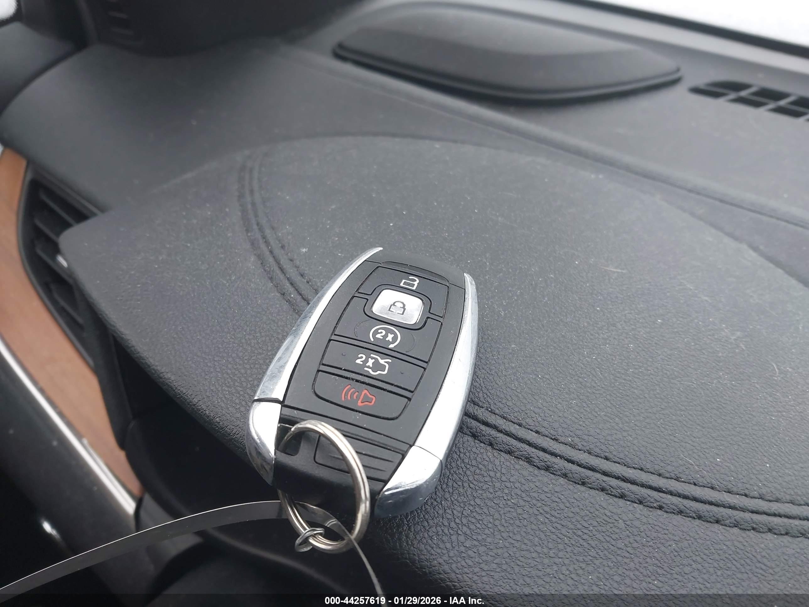 LINCOLN MKC image 11